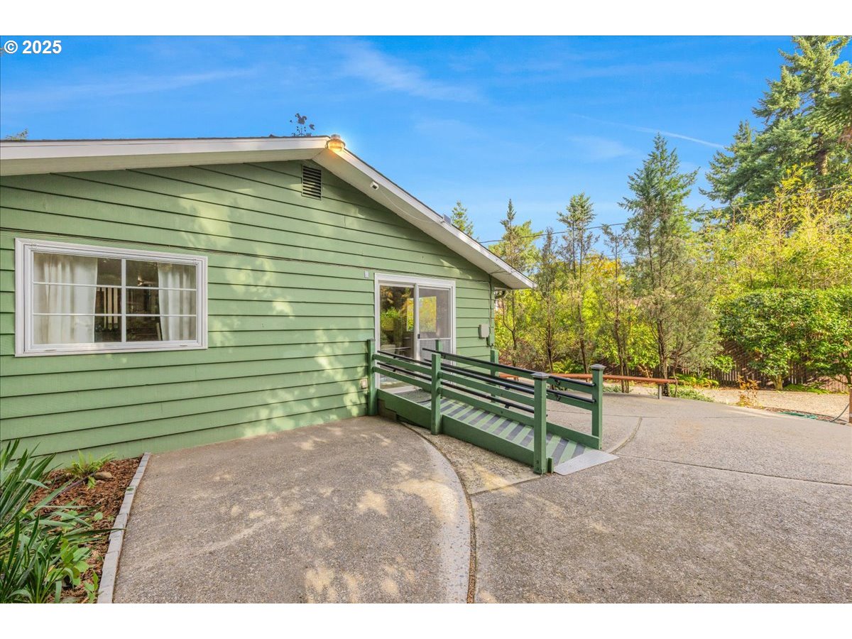 11030 NE DAVIS ST, Portland