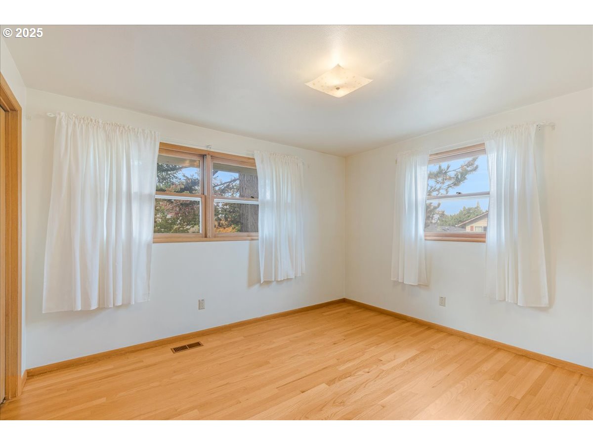 11030 NE DAVIS ST, Portland