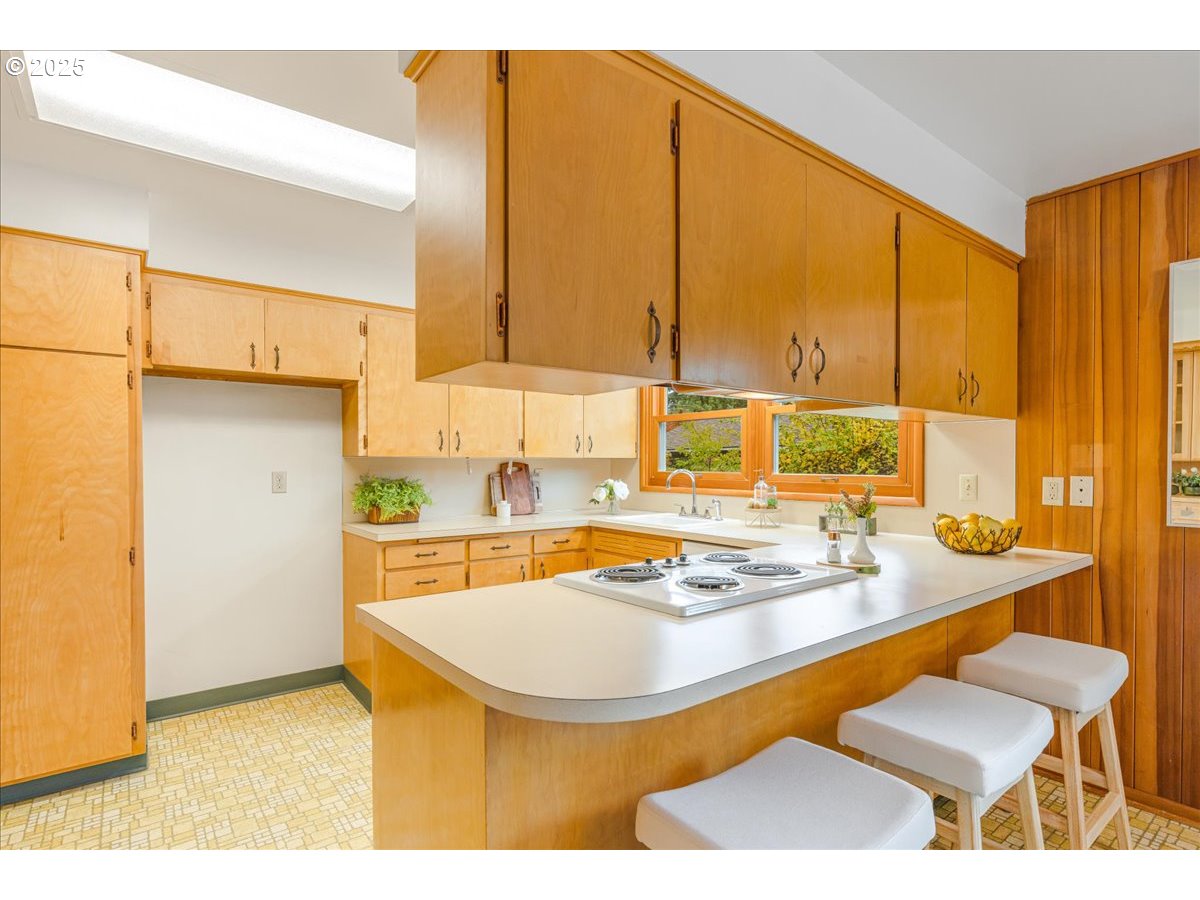 11030 NE DAVIS ST, Portland