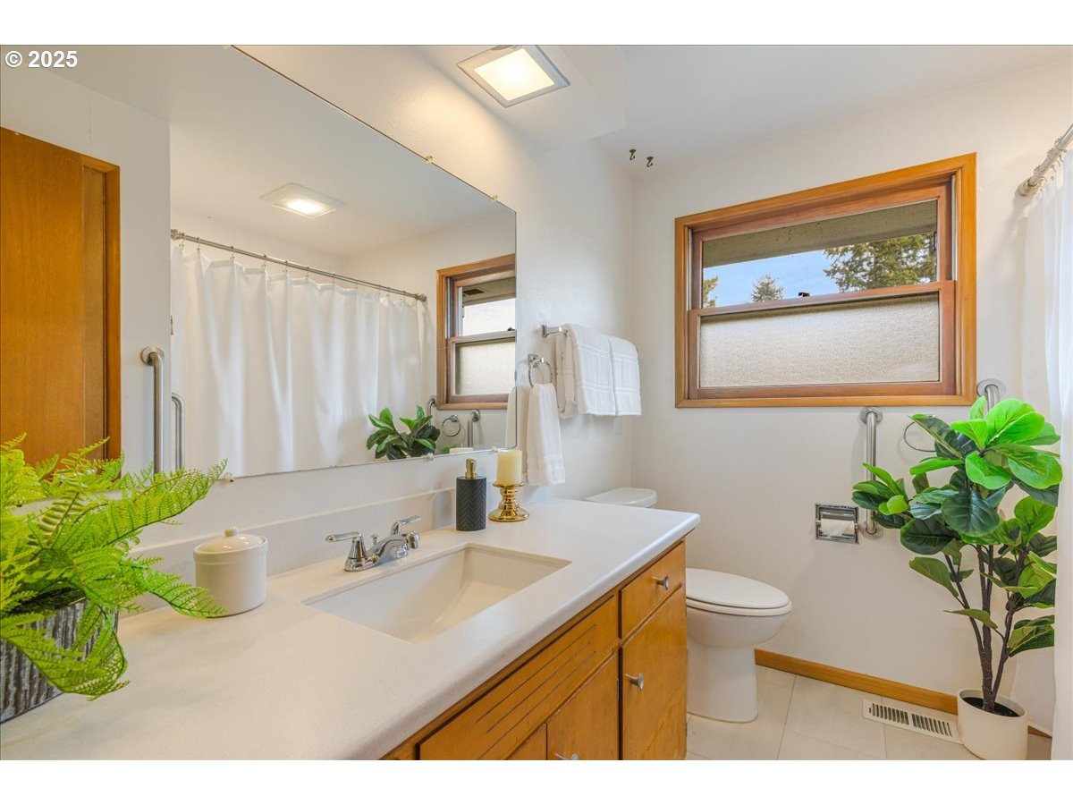 11030 NE DAVIS ST, Portland