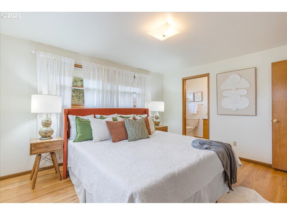 11030 NE DAVIS ST, Portland