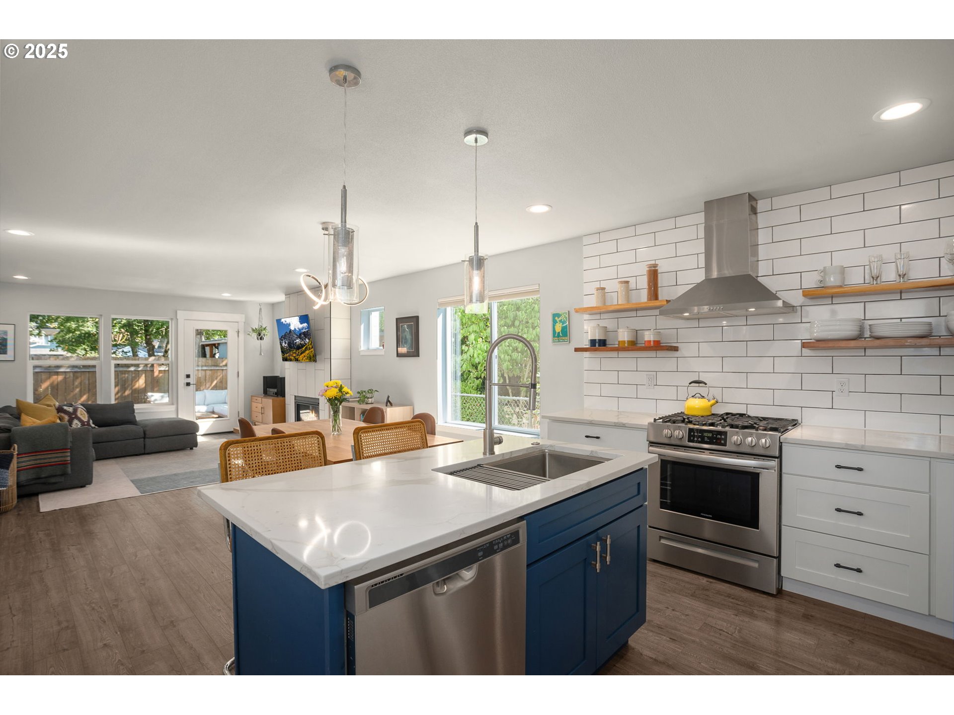 6071 SE LEXINGTON ST, Portland