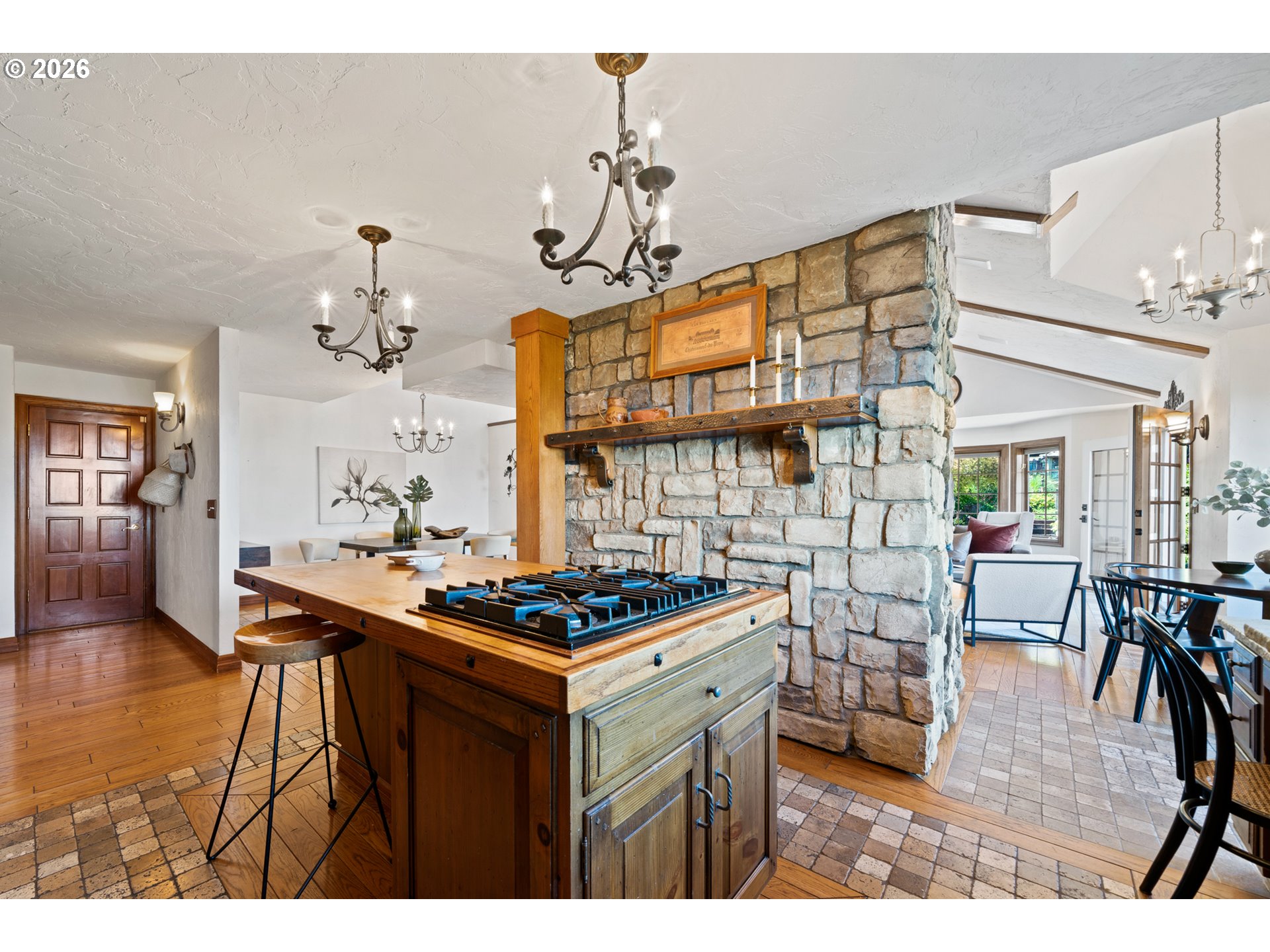 1777 SKYLAND DR