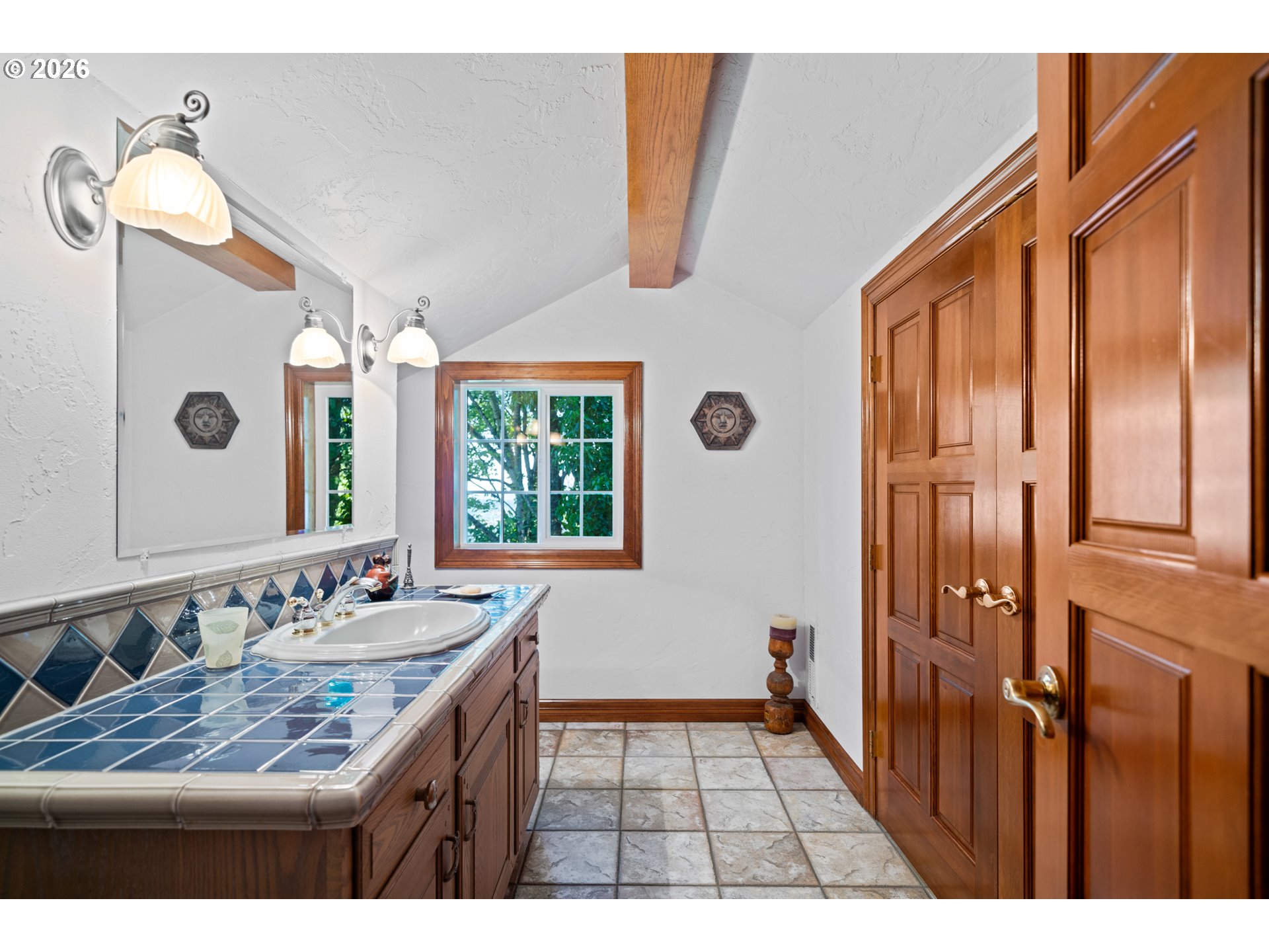 1777 SKYLAND DR