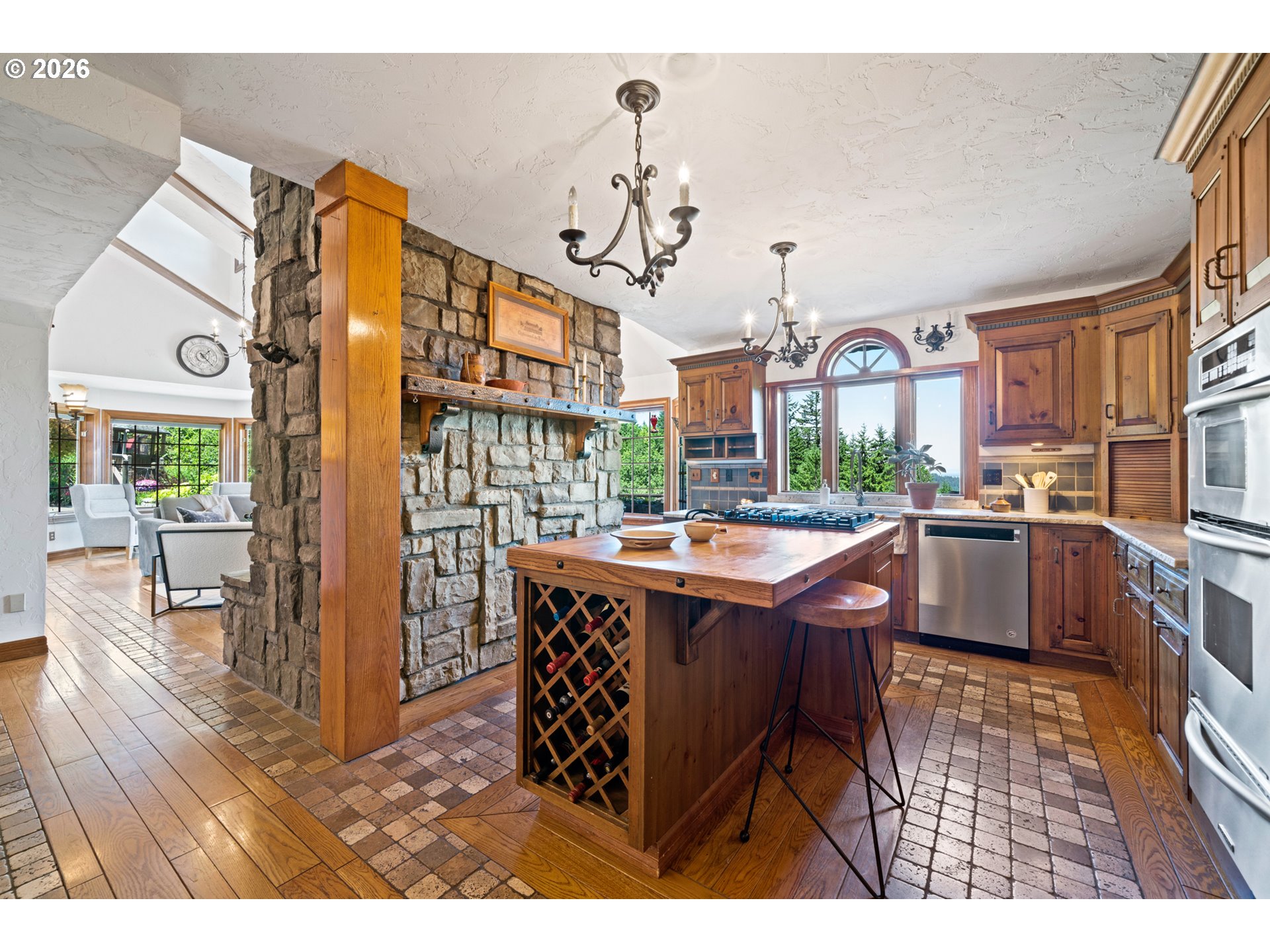 1777 SKYLAND DR