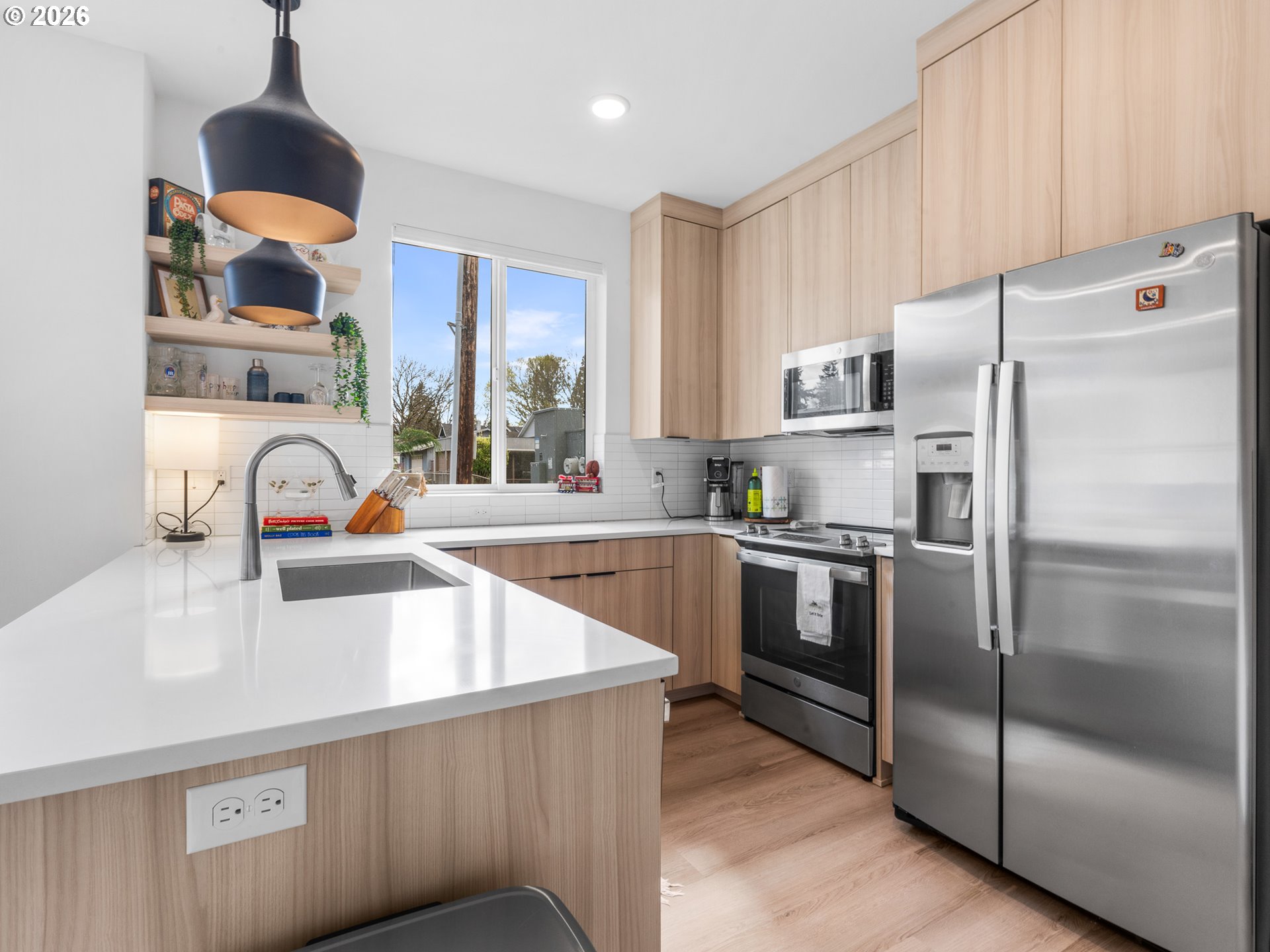 5277 N OBERLIN ST 1