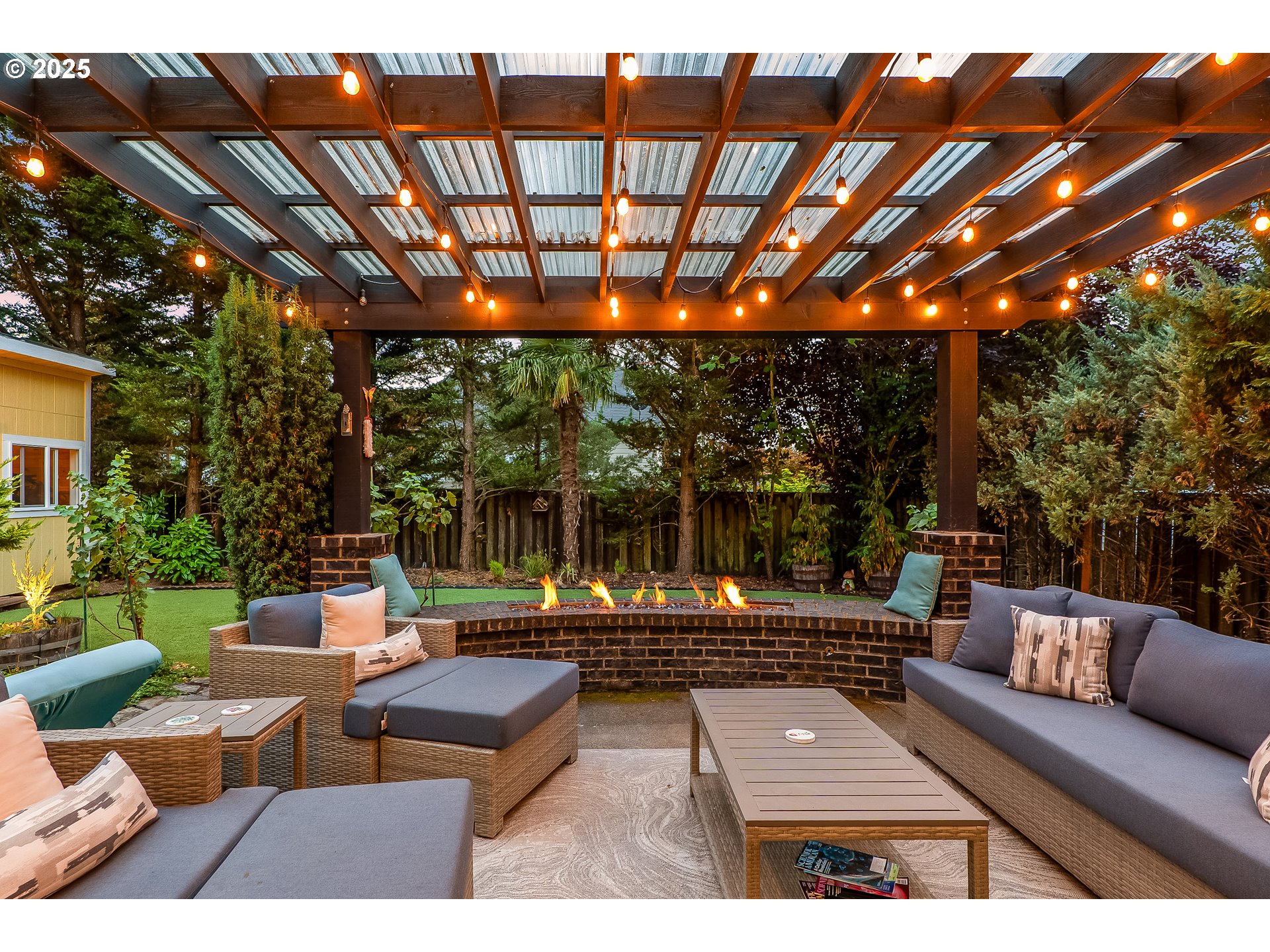 5271 N WEDGEWOOD LOOP