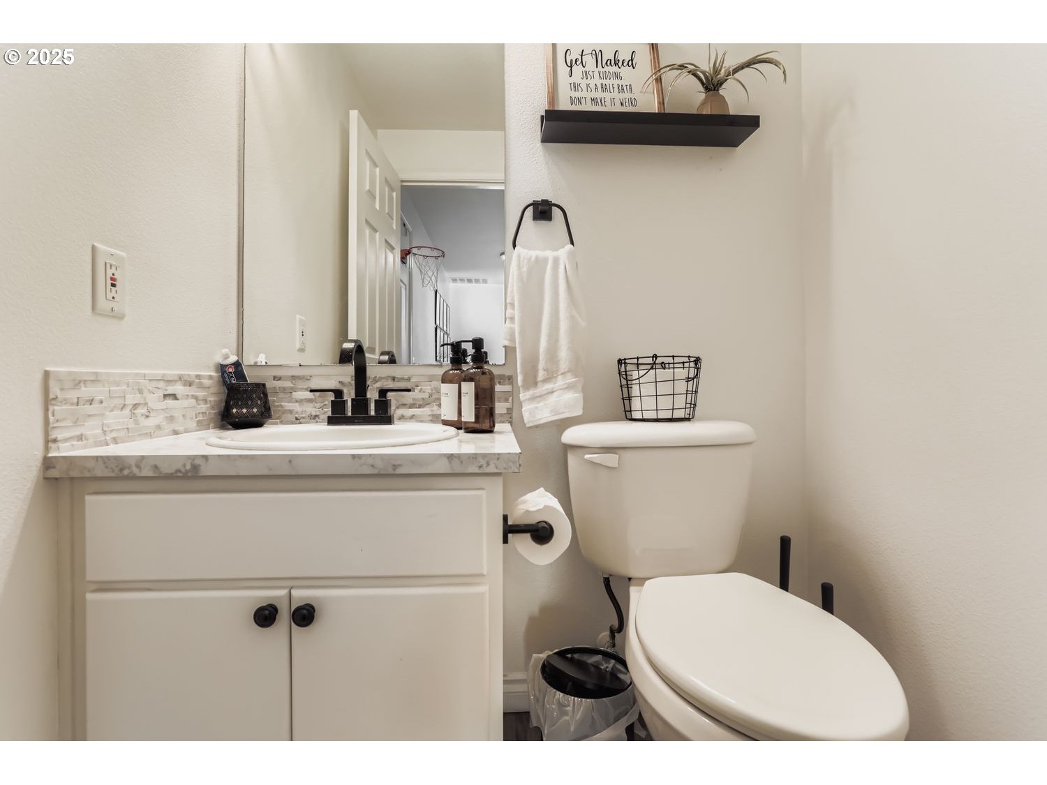 2157 DORSEY DR, Hubbard