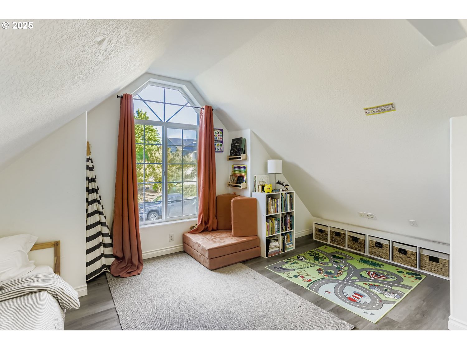 2157 DORSEY DR, Hubbard