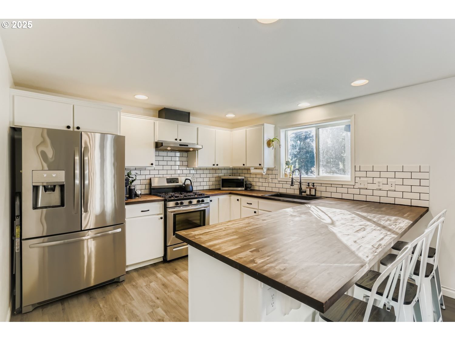 2157 DORSEY DR, Hubbard