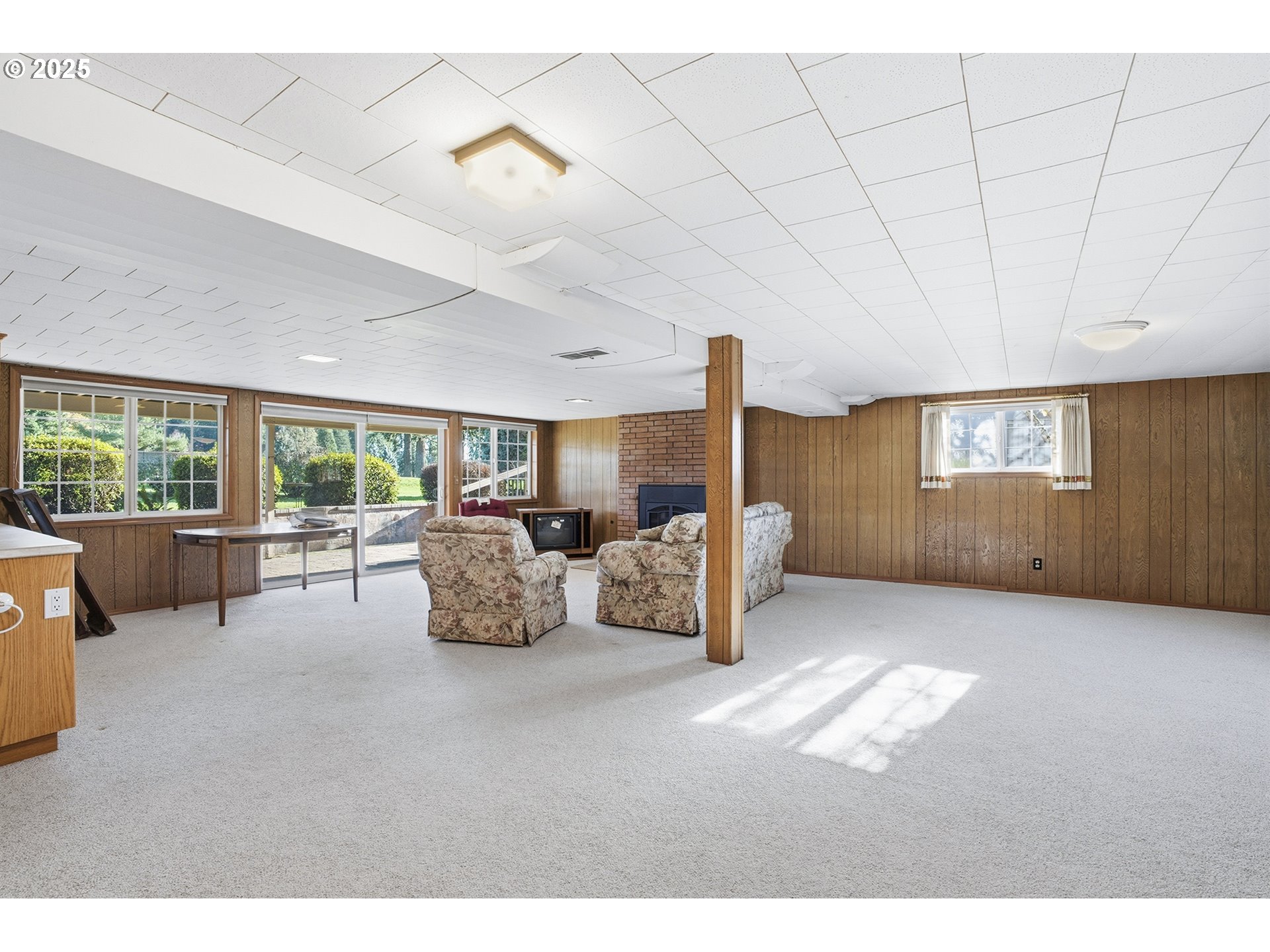 2040 N COUNTRY CLUB DR