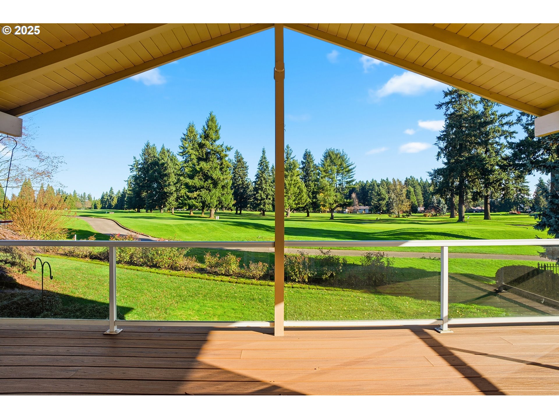 2040 N COUNTRY CLUB DR