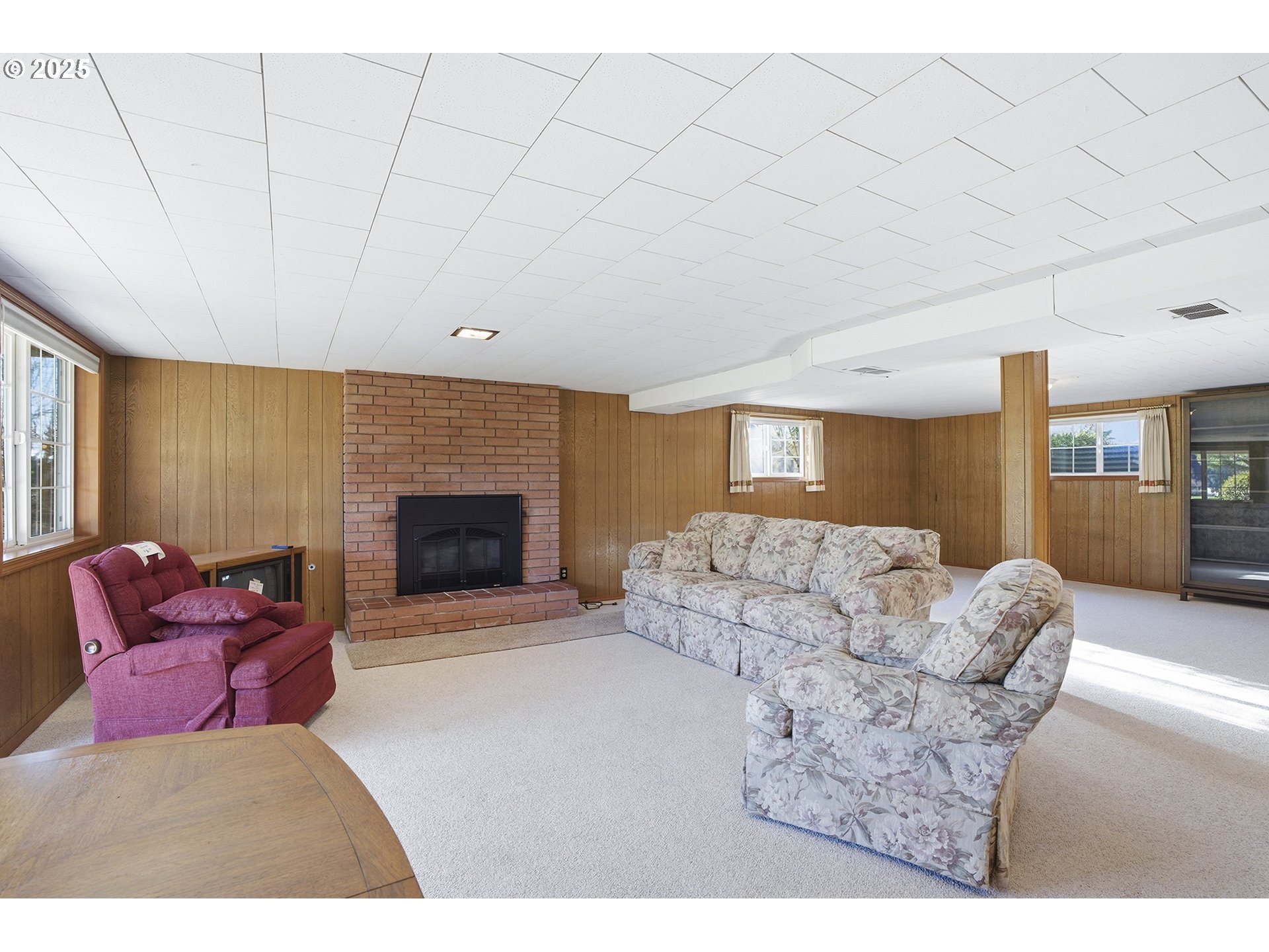 2040 N COUNTRY CLUB DR