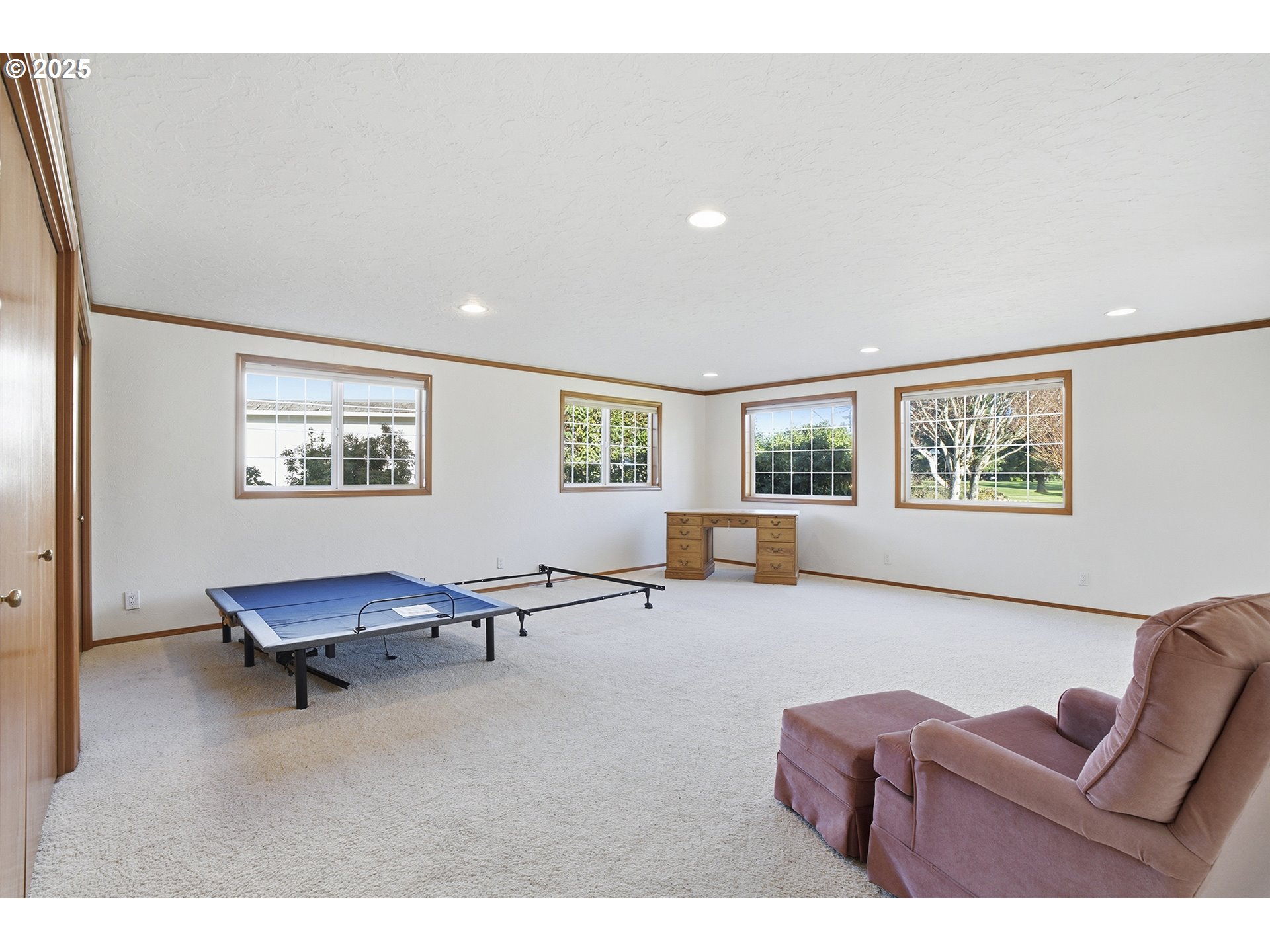 2040 N COUNTRY CLUB DR
