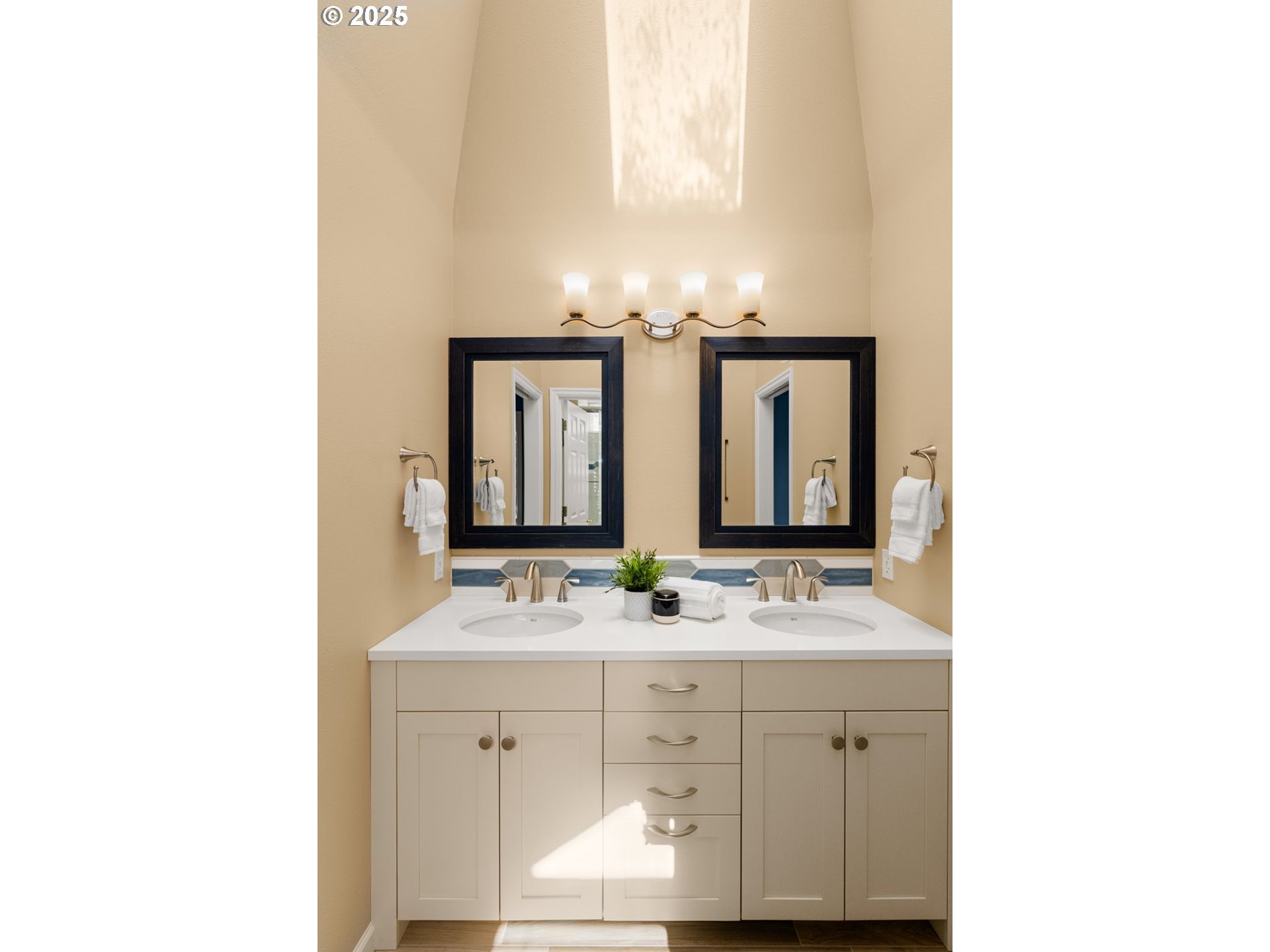 17634 BROOKHURST DR, Lake Oswego