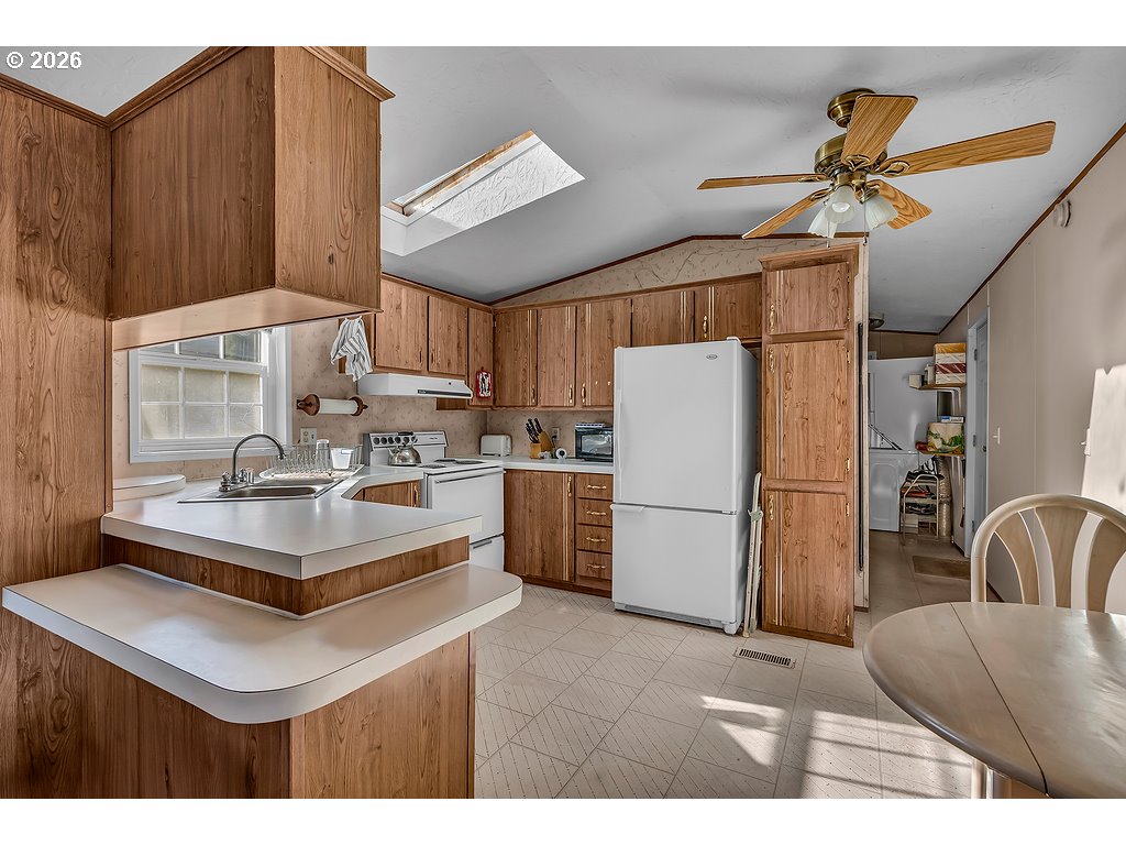 18830 HIGHWAY 99E 33