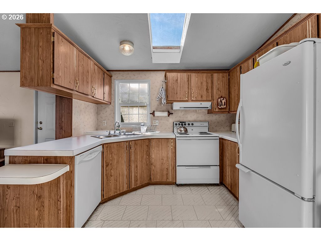18830 HIGHWAY 99E 33