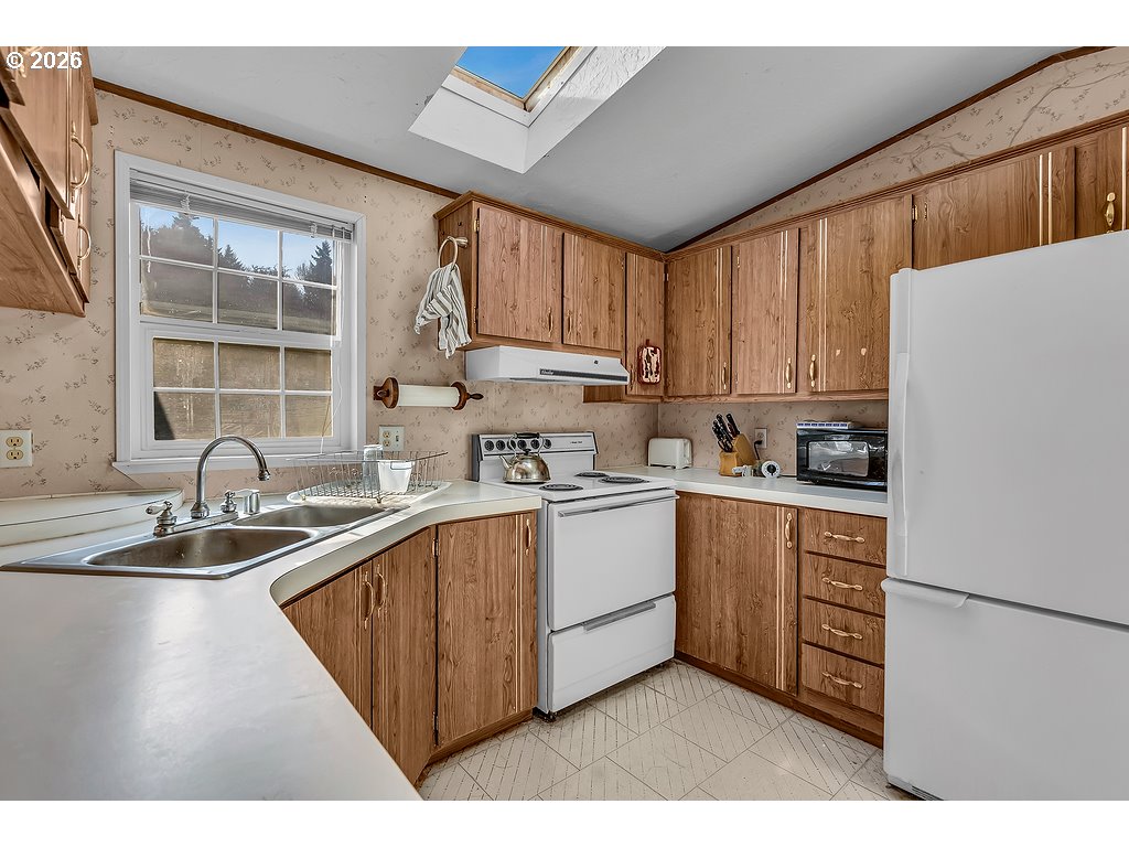 18830 HIGHWAY 99E 33
