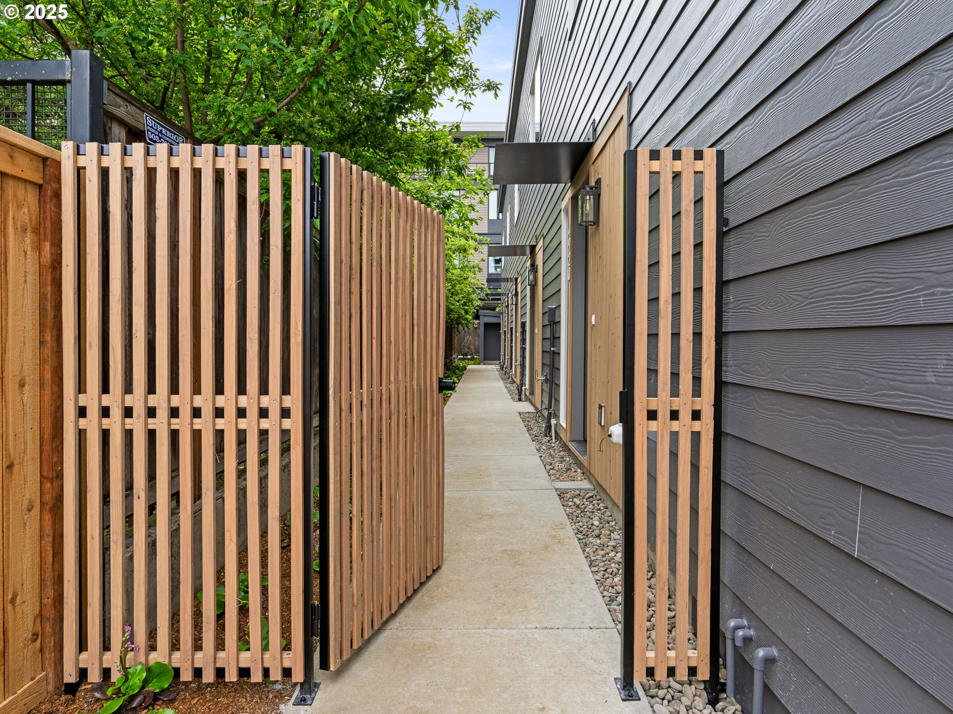 4910 SE Caruthers ST 1