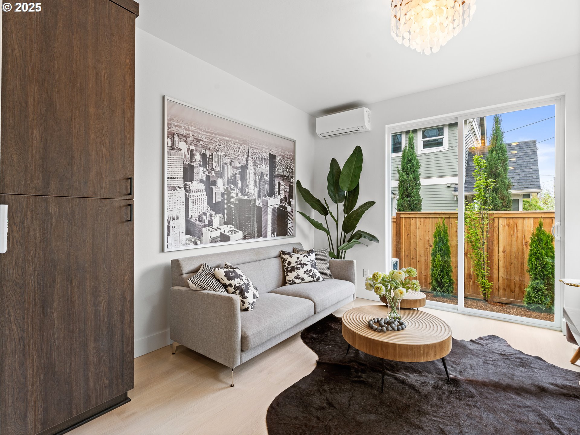 4910 SE Caruthers ST 1