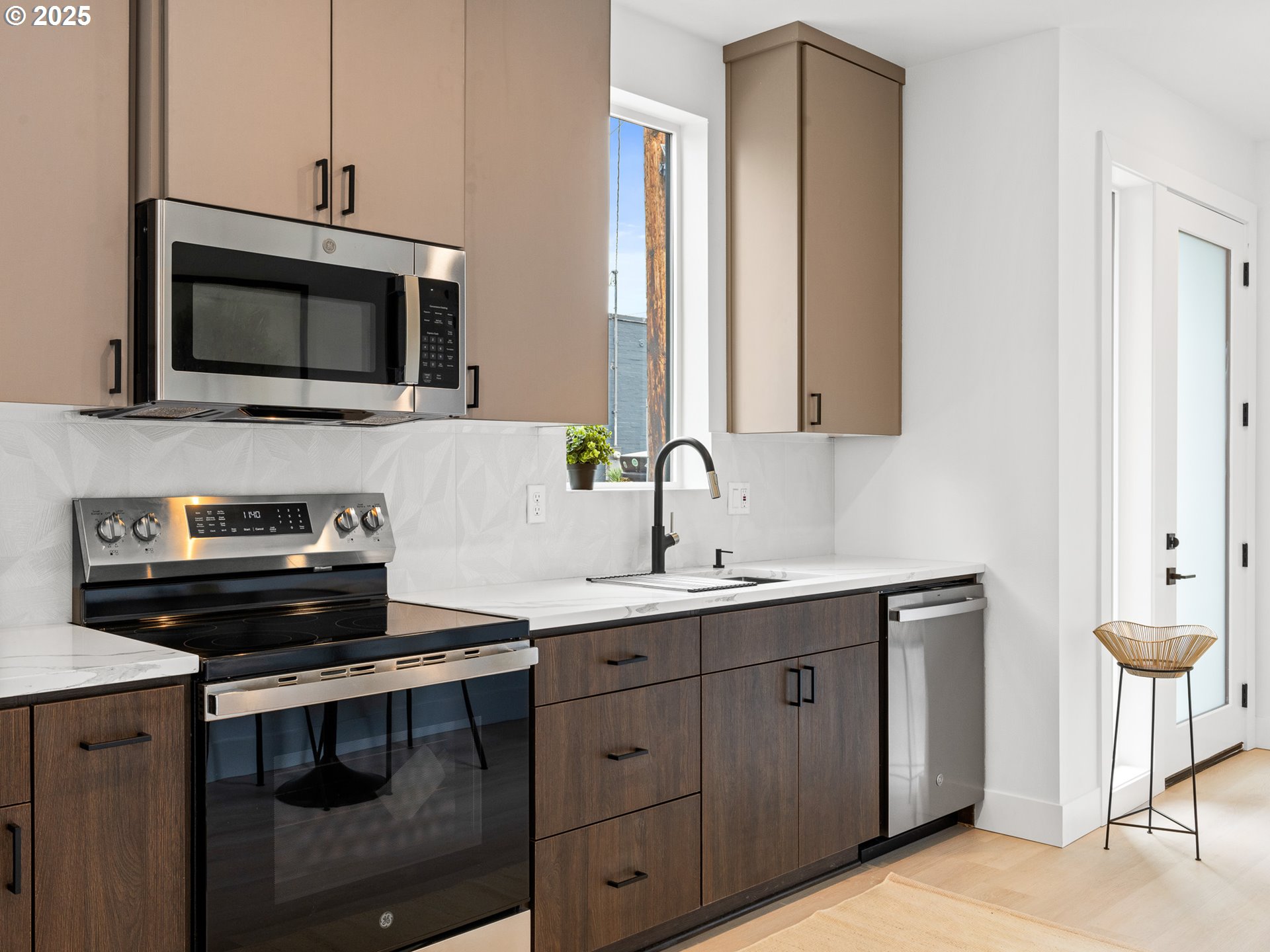 4910 SE Caruthers ST 1