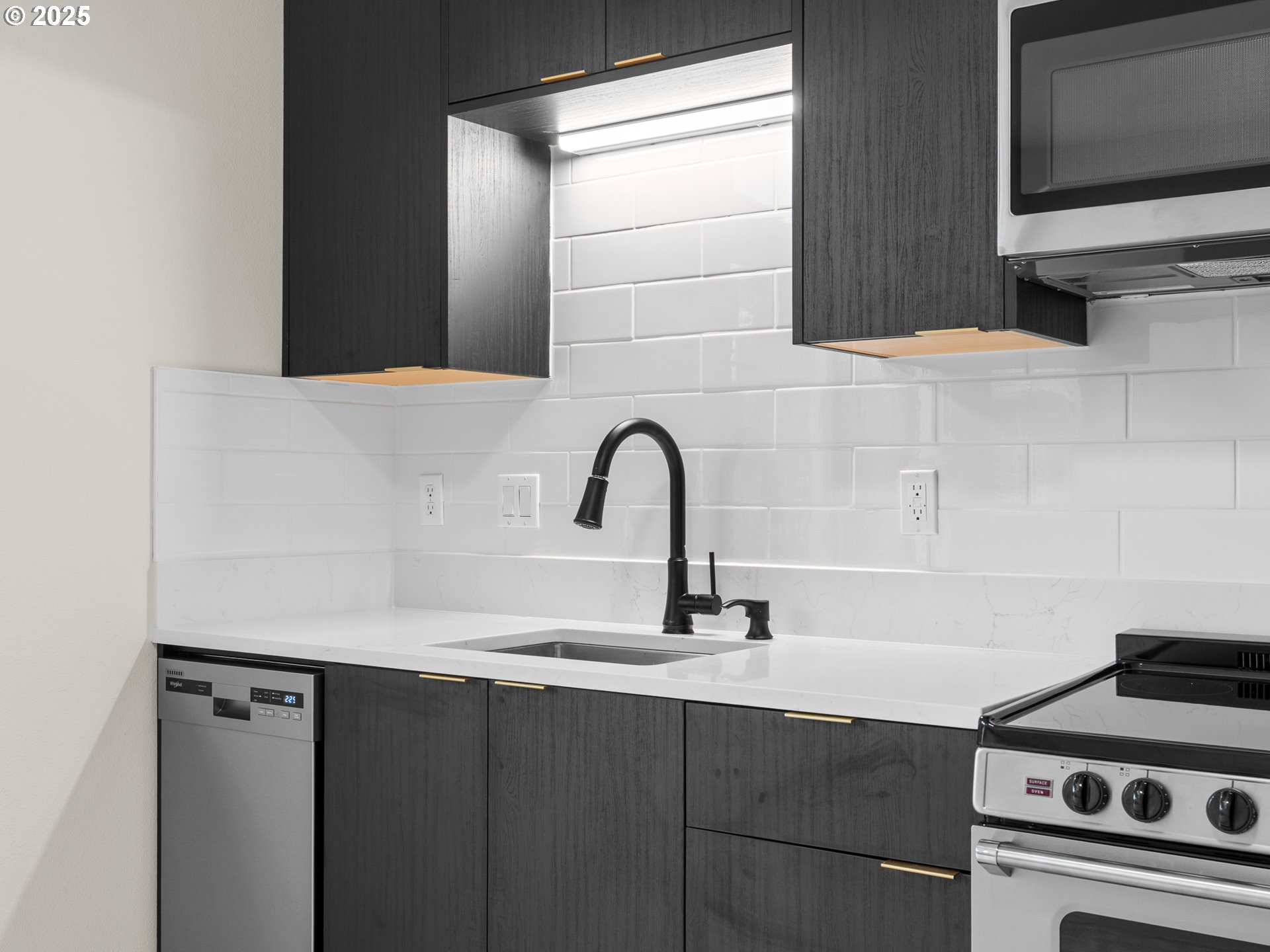 10985 E Burnside ST 8, Portland Unit: 8