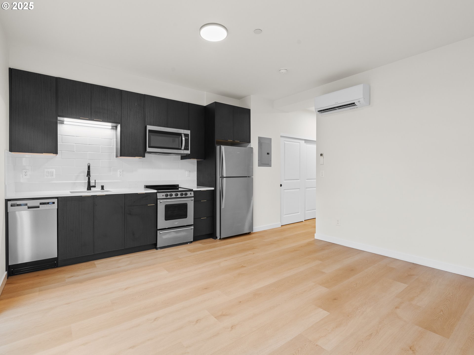 10985 E Burnside ST 8, Portland Unit: 8