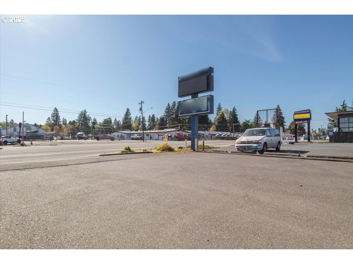 19230 SE MCLOUGHLIN BLVD, Gladstone