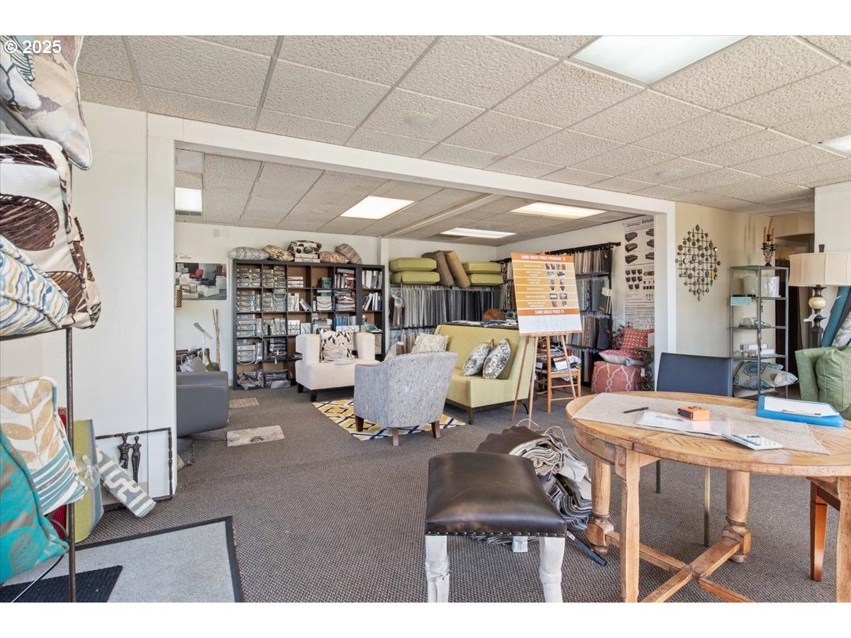 19230 SE MCLOUGHLIN BLVD, Gladstone