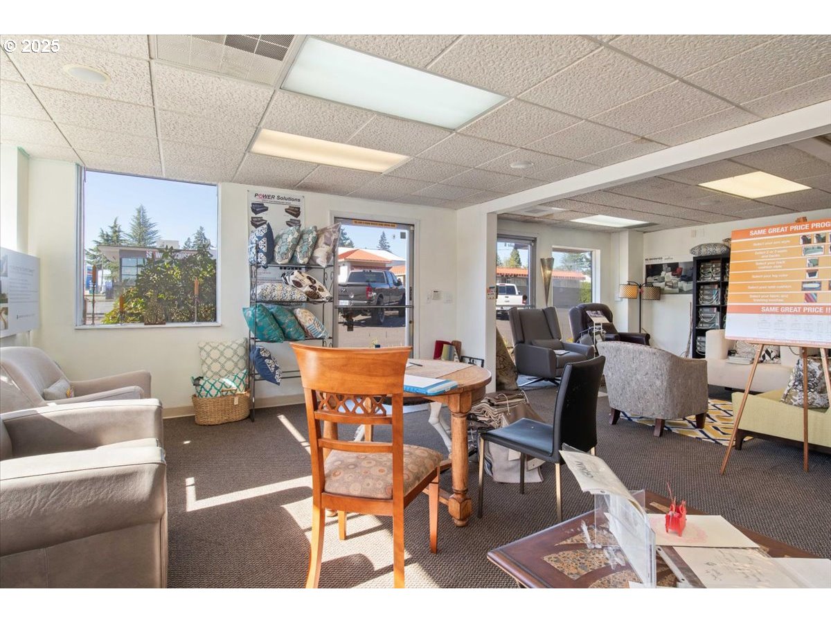 19230 SE MCLOUGHLIN BLVD, Gladstone