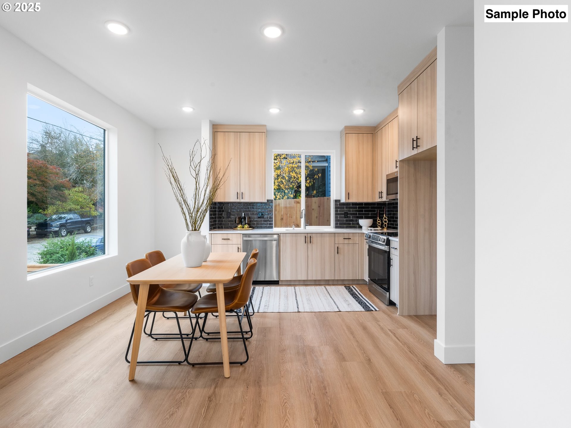 3554 N Haight AVE 3
