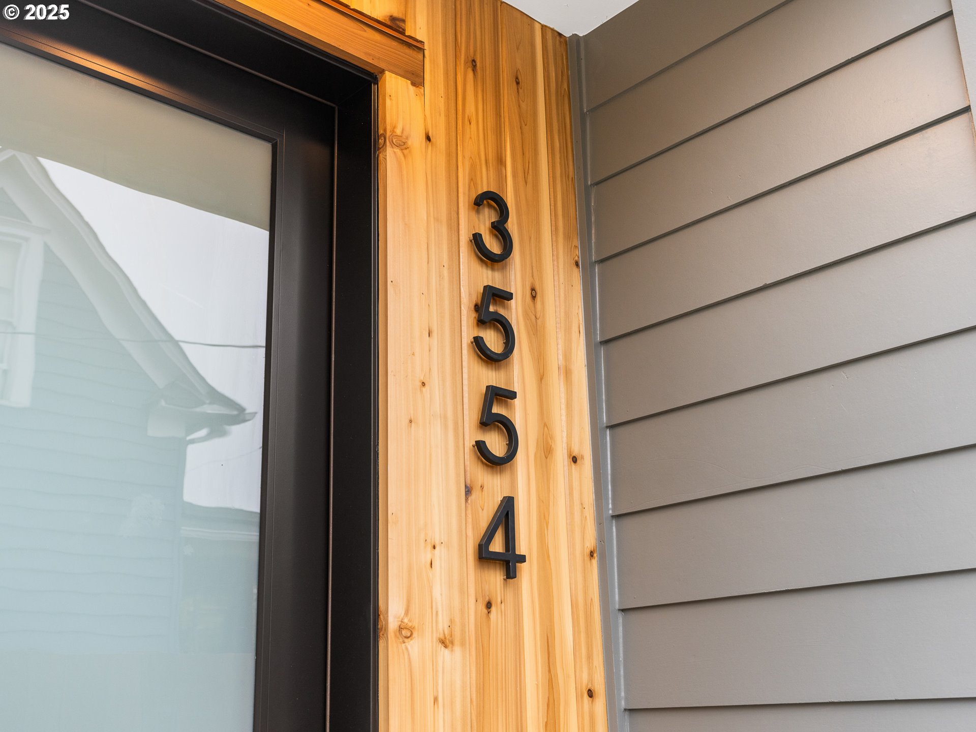 3554 N Haight AVE 3