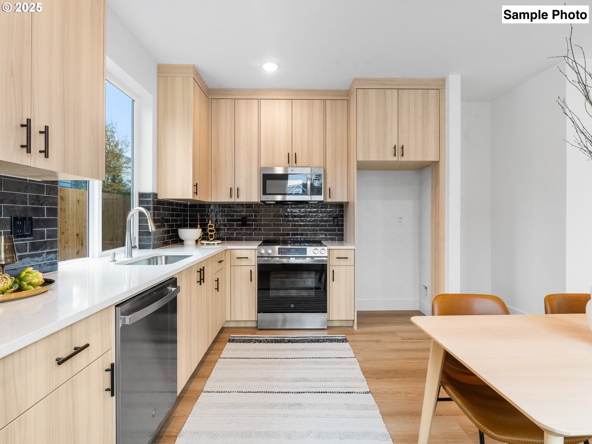 3554 N Haight AVE 3