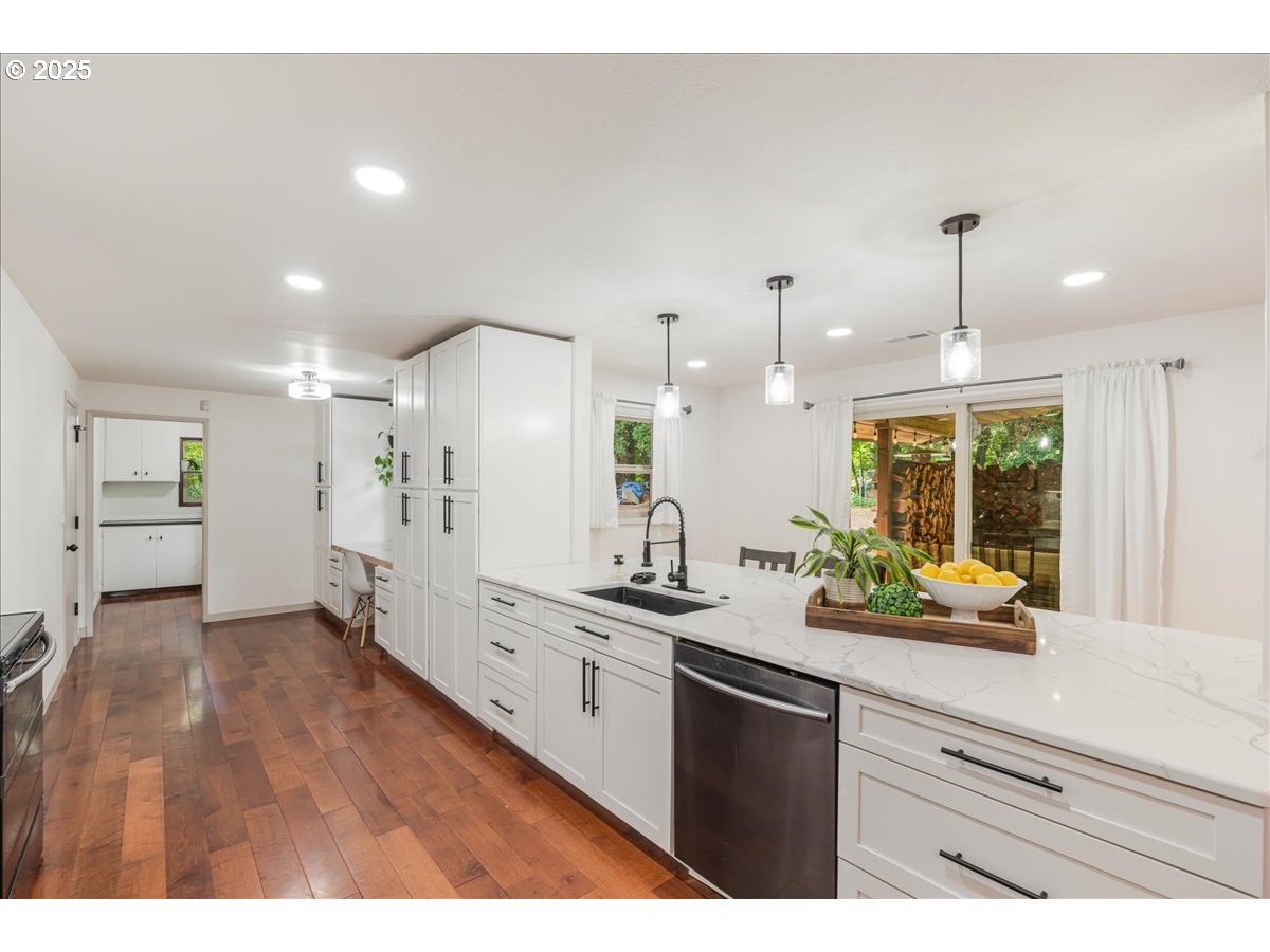 15323 SE FAIROAKS AVE, Milwaukie