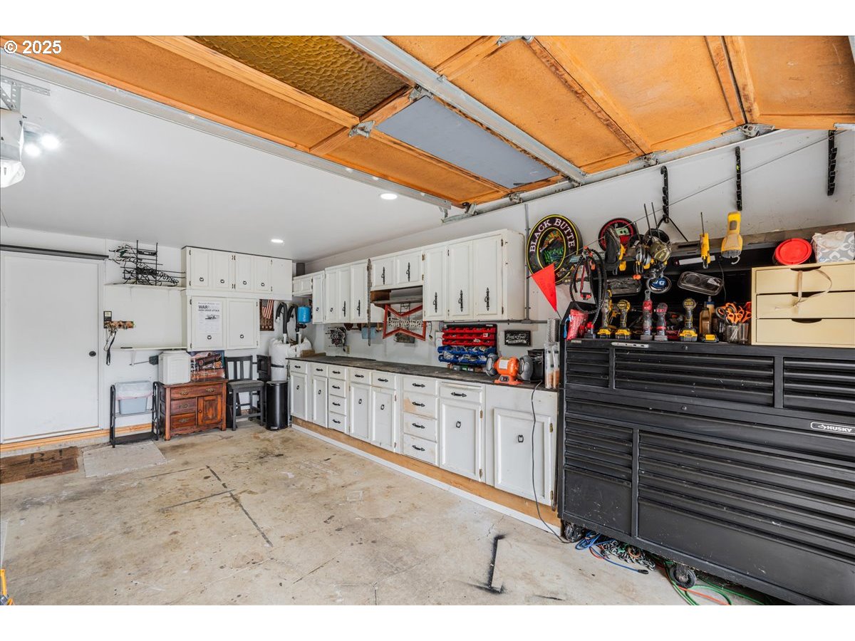 15323 SE FAIROAKS AVE, Milwaukie