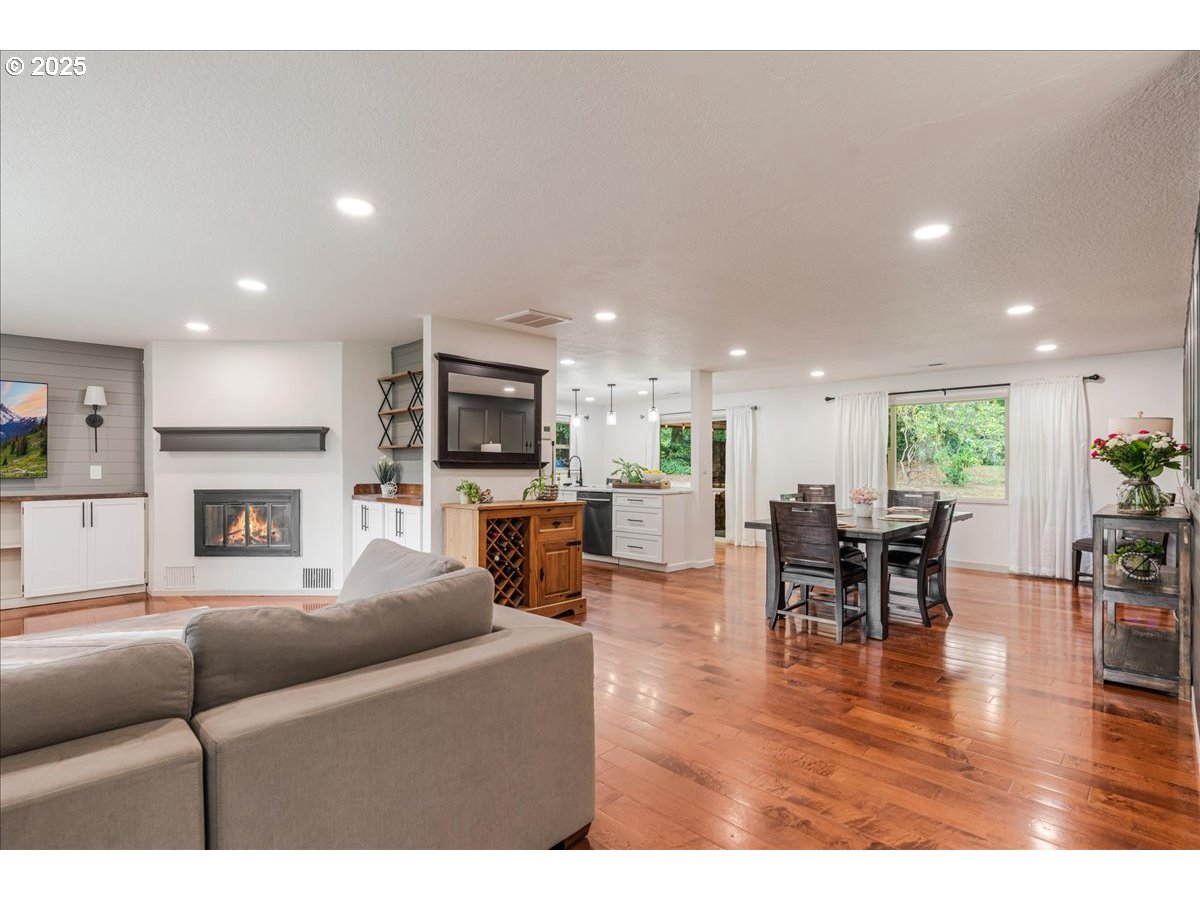 15323 SE FAIROAKS AVE, Milwaukie