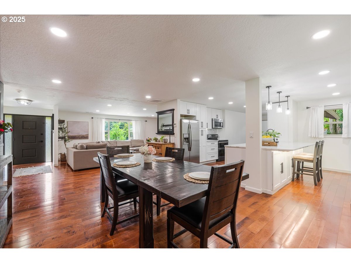 15323 SE FAIROAKS AVE, Milwaukie