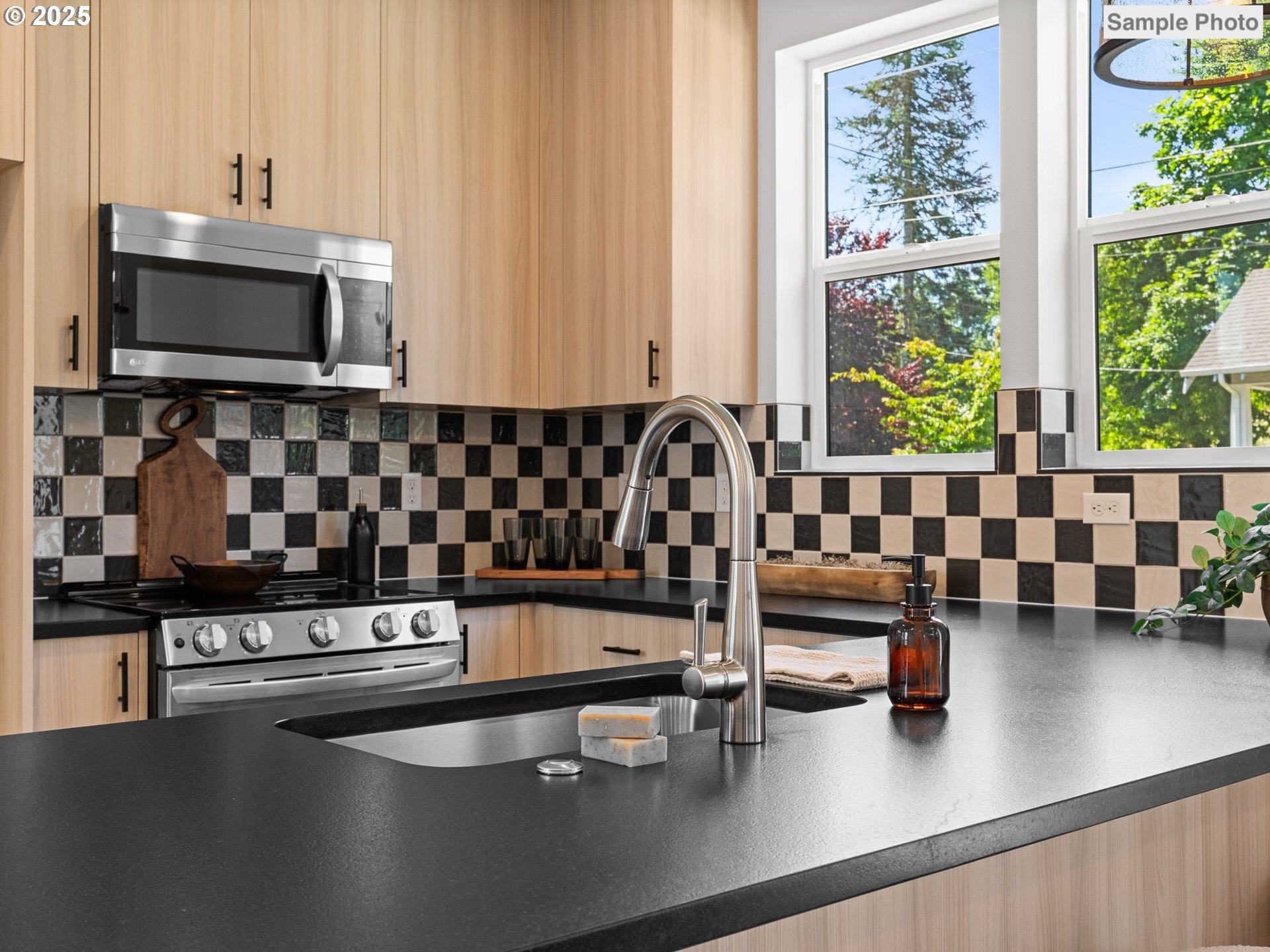 7135 N Fiske AVE, Portland