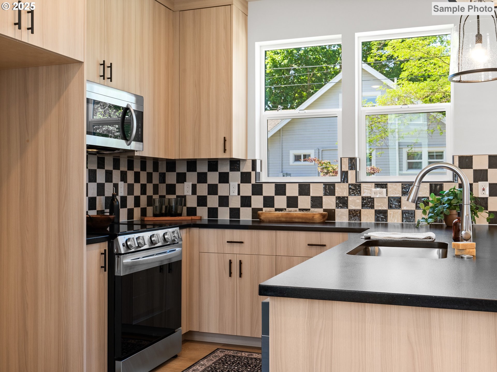 7135 N Fiske AVE, Portland