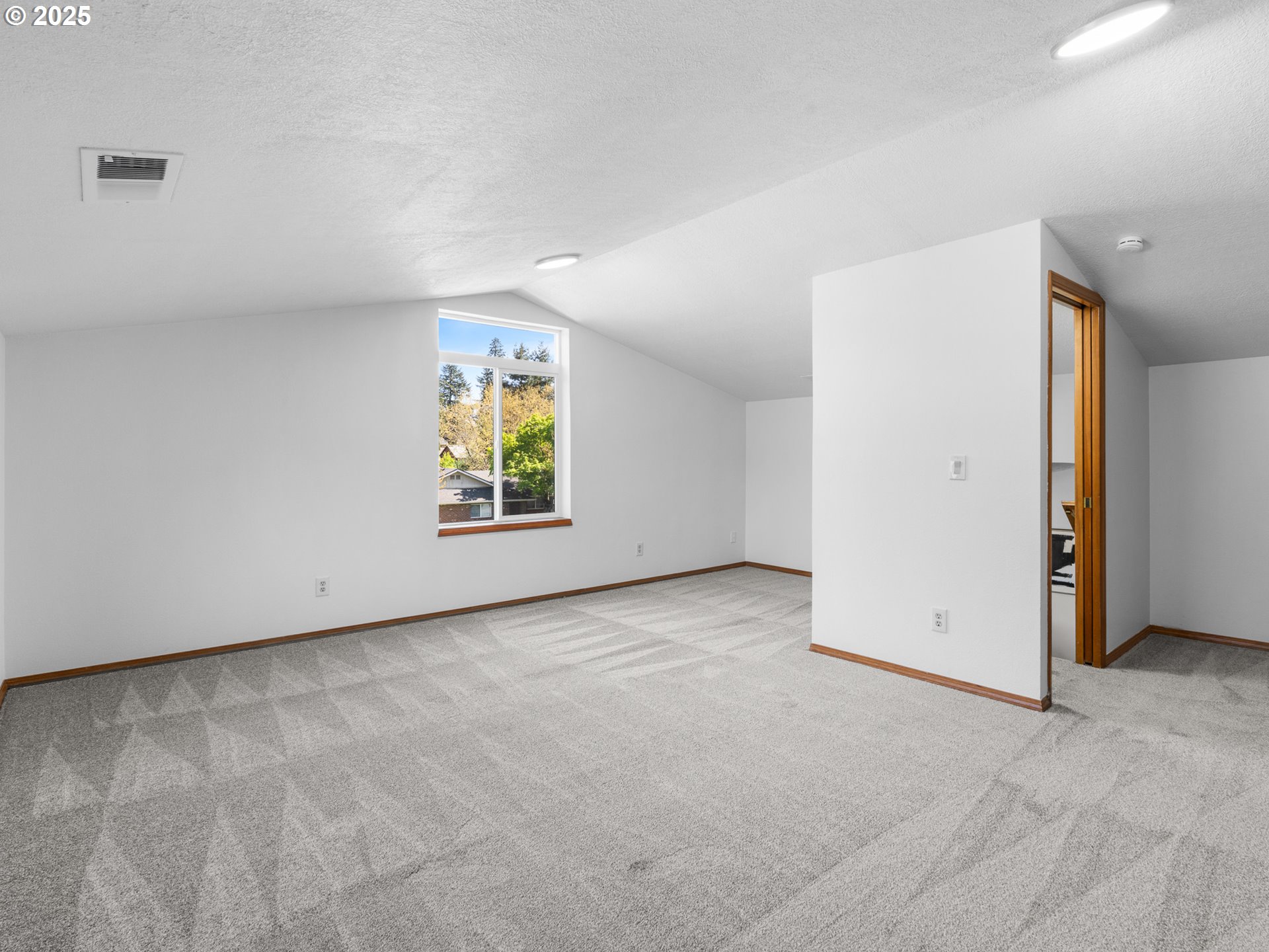 5285 Lone Fir AVE SE