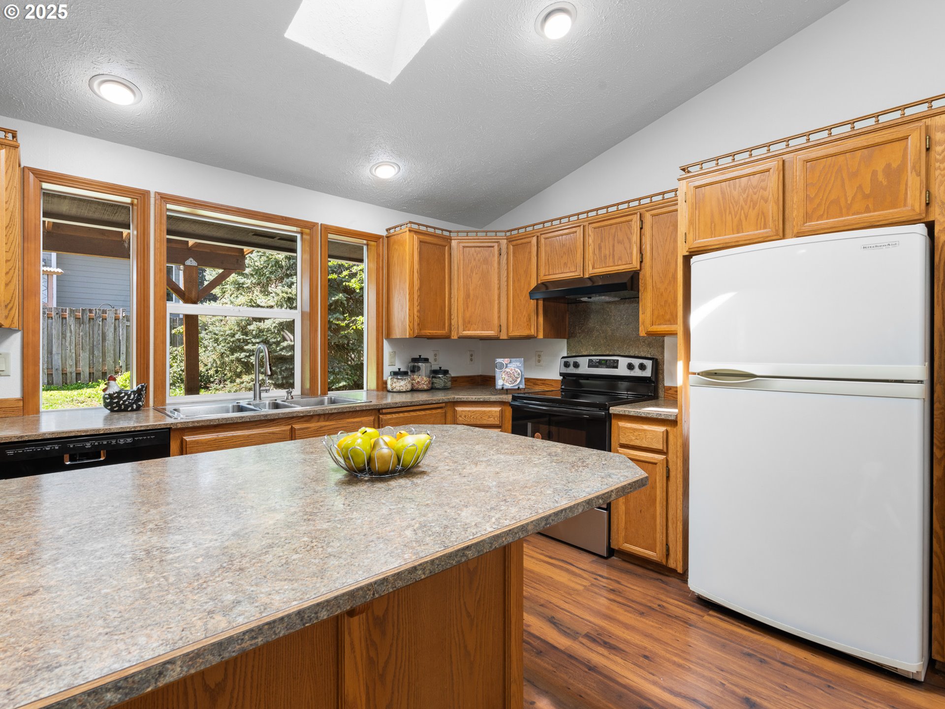 5285 Lone Fir AVE SE