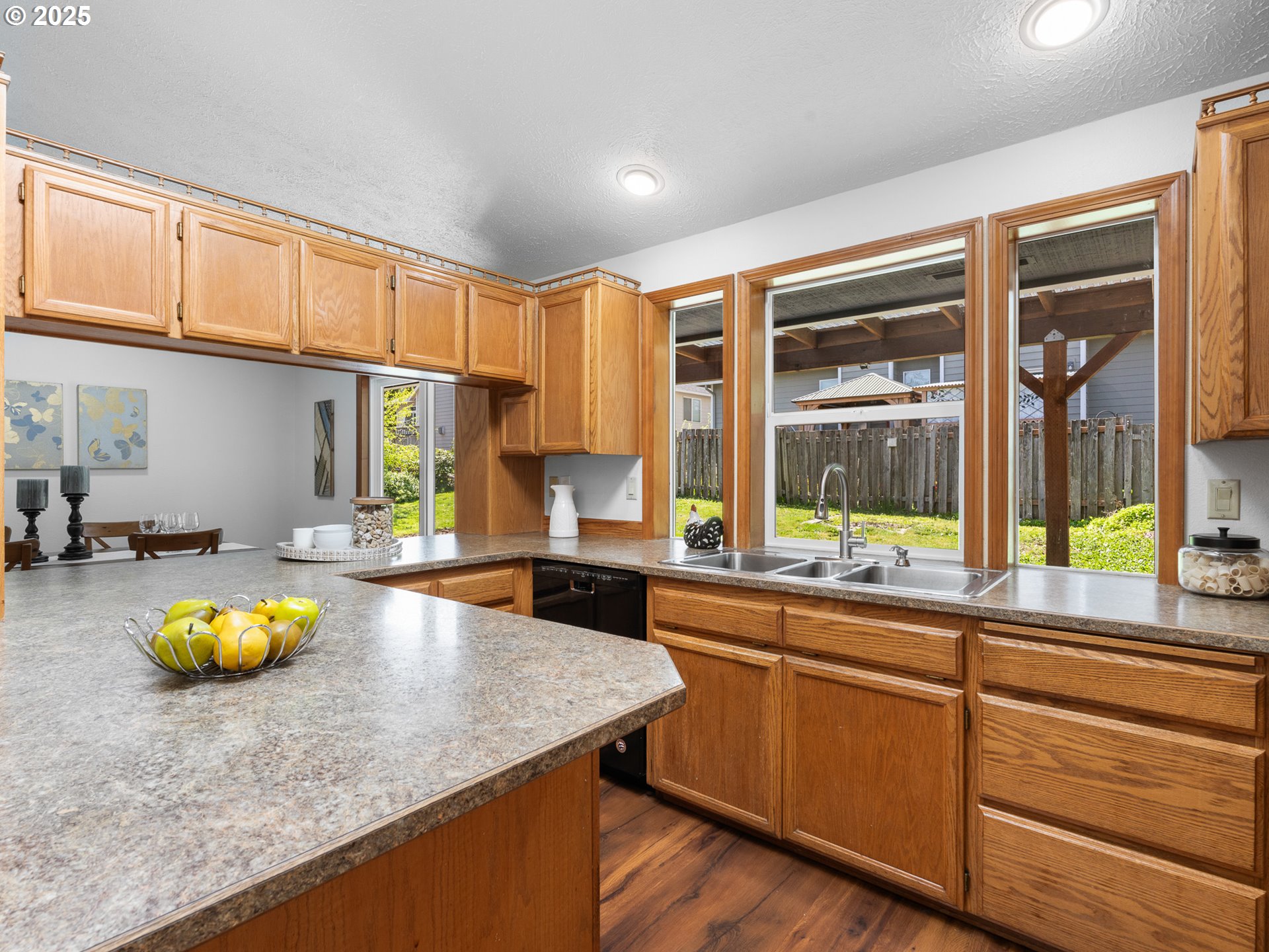 5285 Lone Fir AVE SE