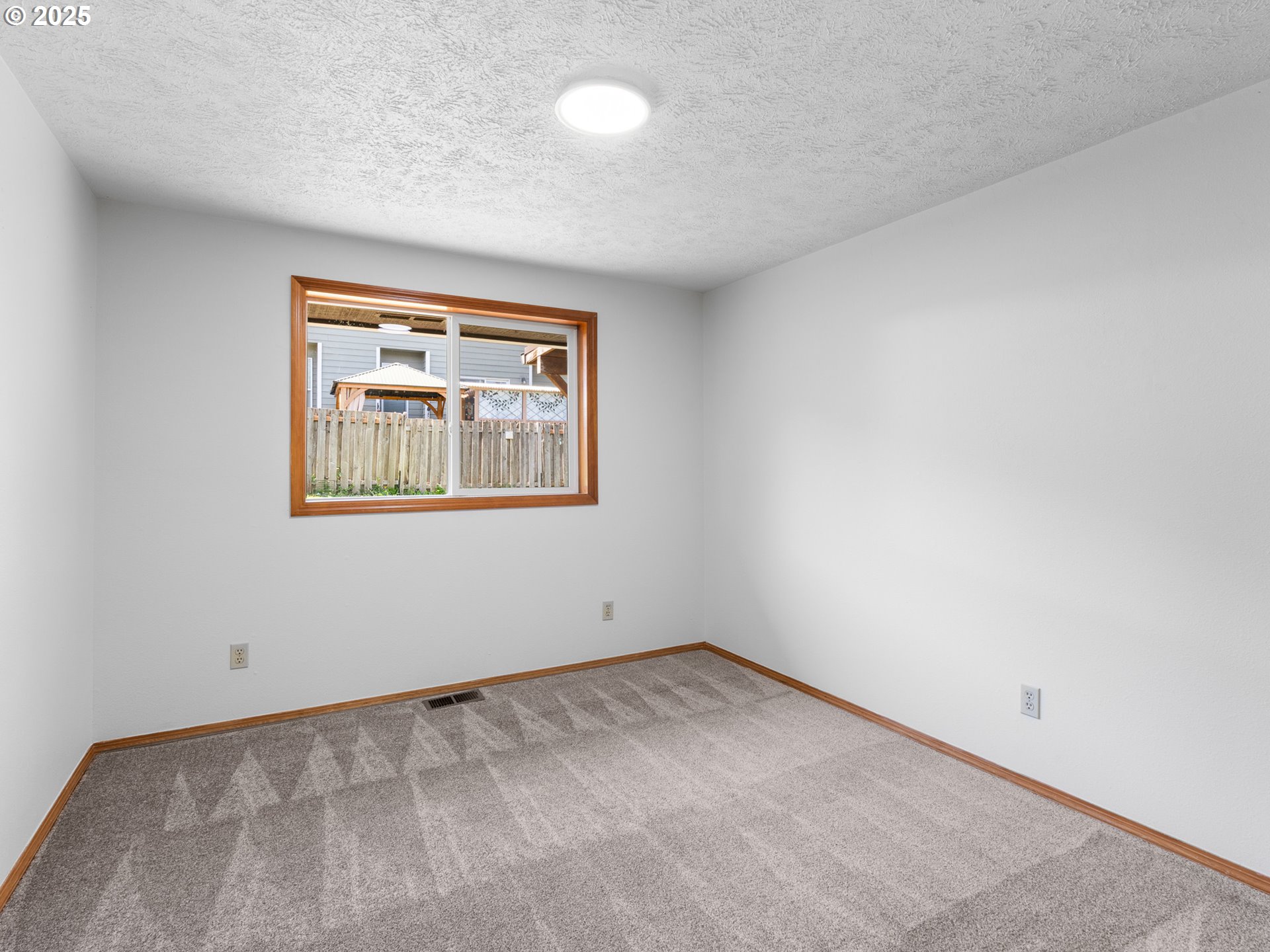 5285 Lone Fir AVE SE