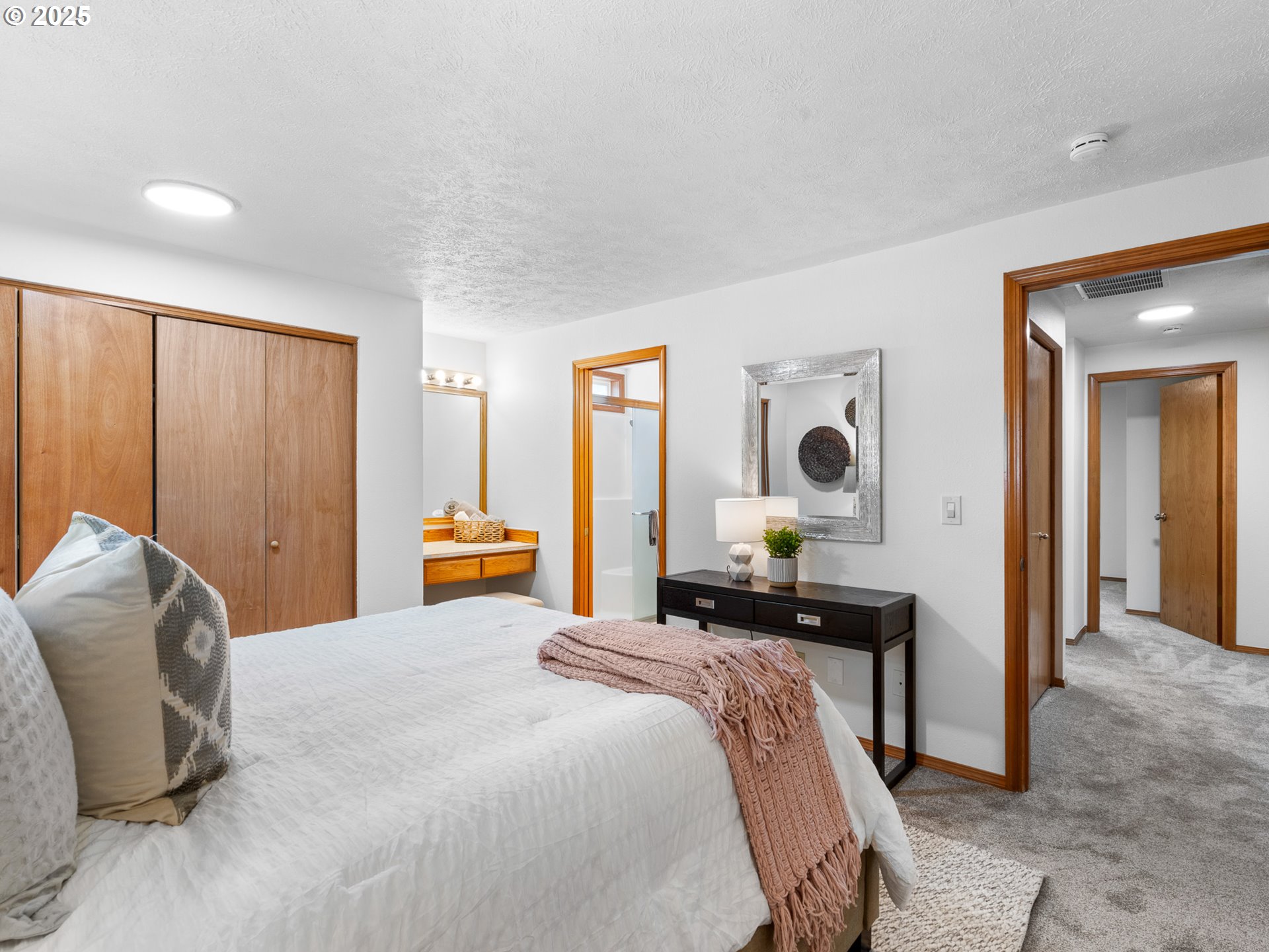 5285 Lone Fir AVE SE