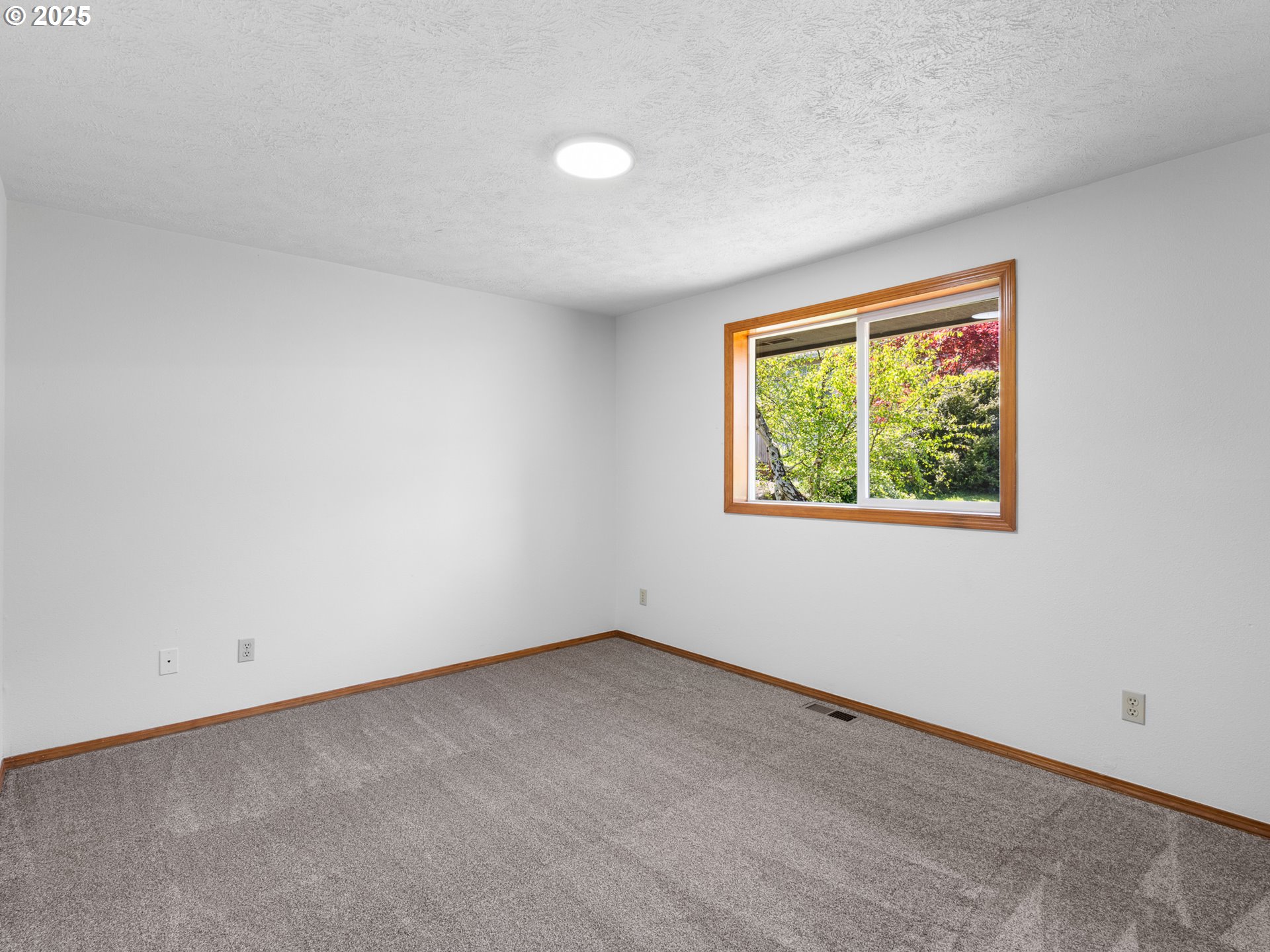 5285 Lone Fir AVE SE