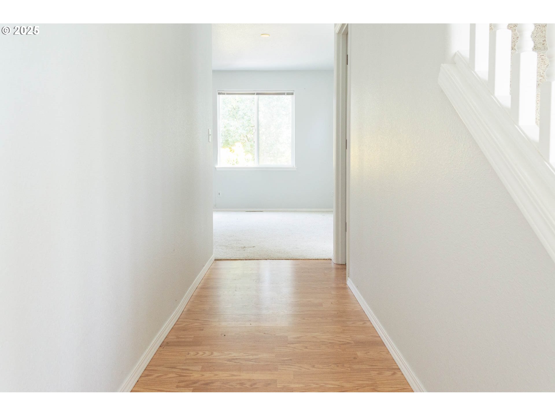 1011 SW VIEW CREST DR