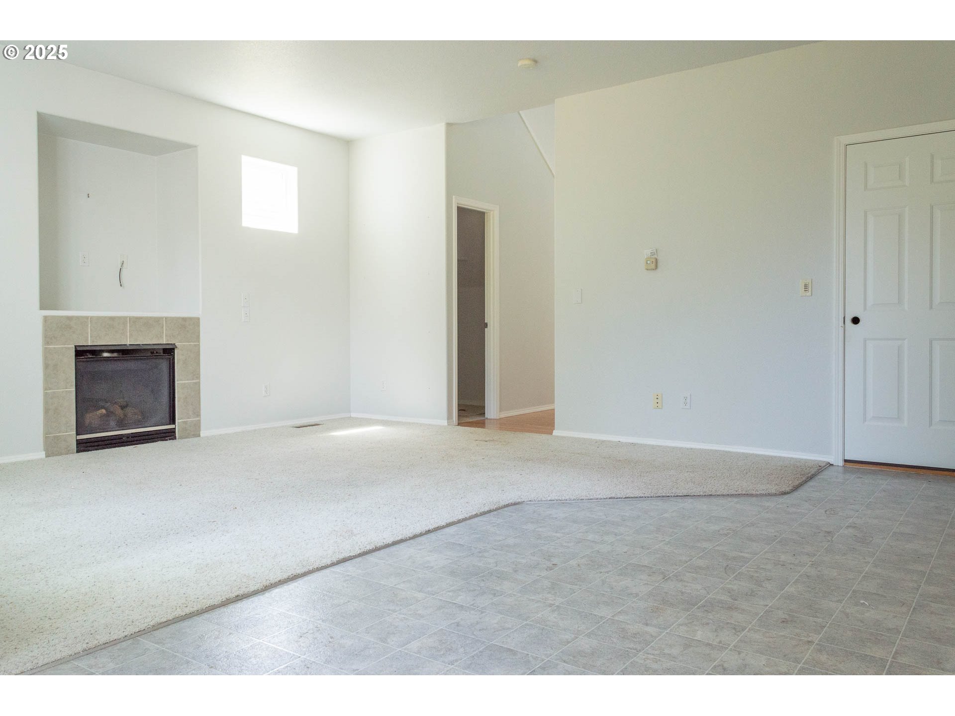 1011 SW VIEW CREST DR