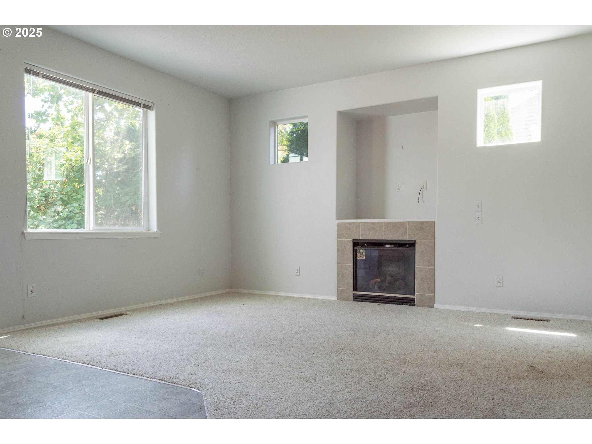 1011 SW VIEW CREST DR