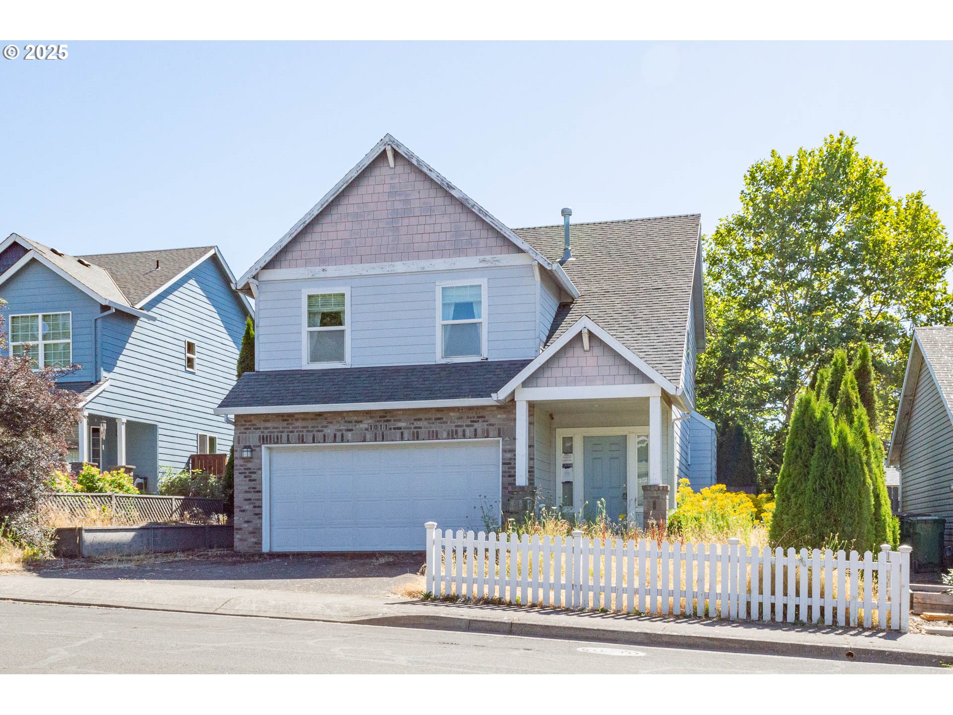 1011 SW VIEW CREST DR