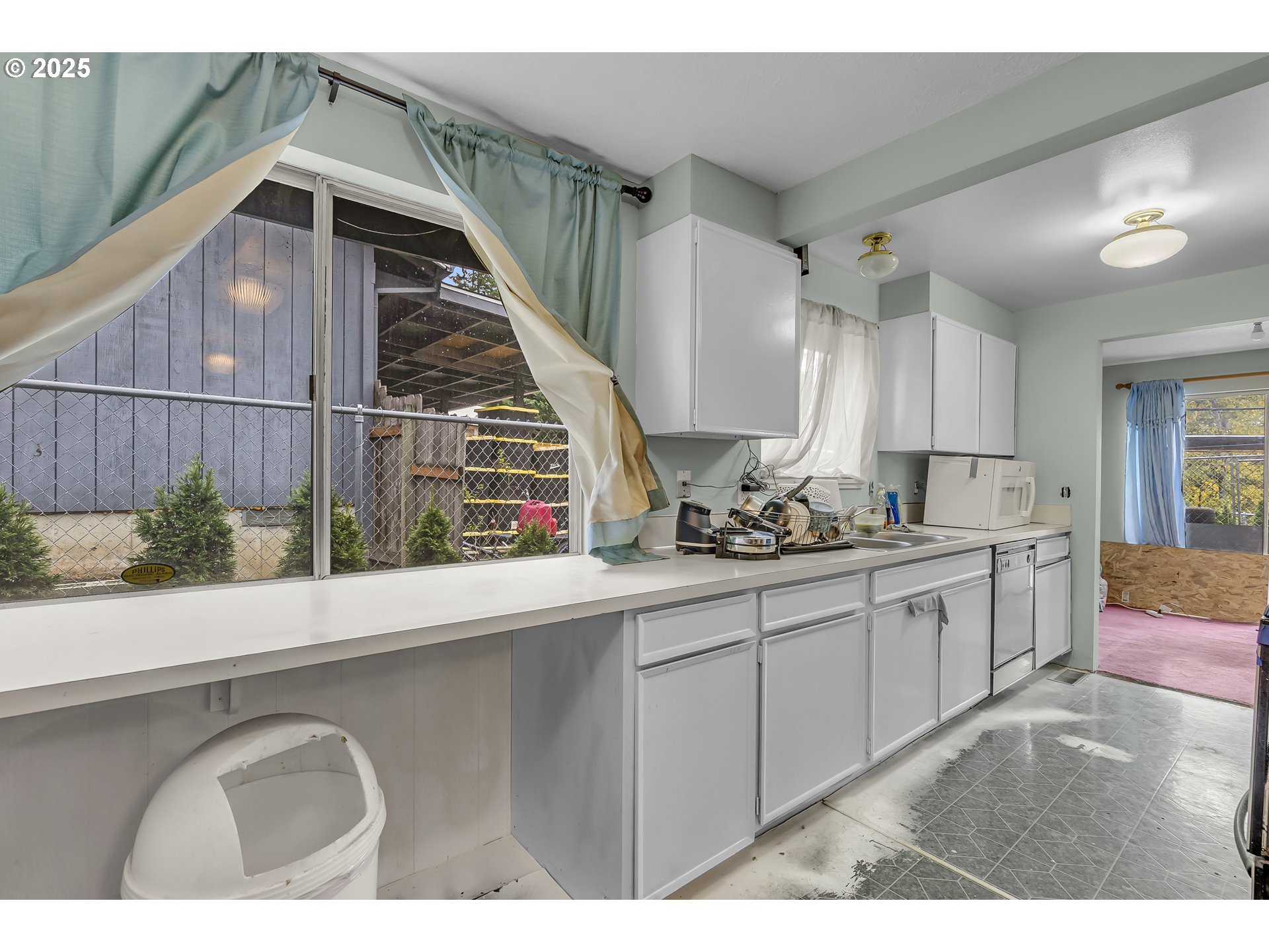 6500 SE MADRONA DR